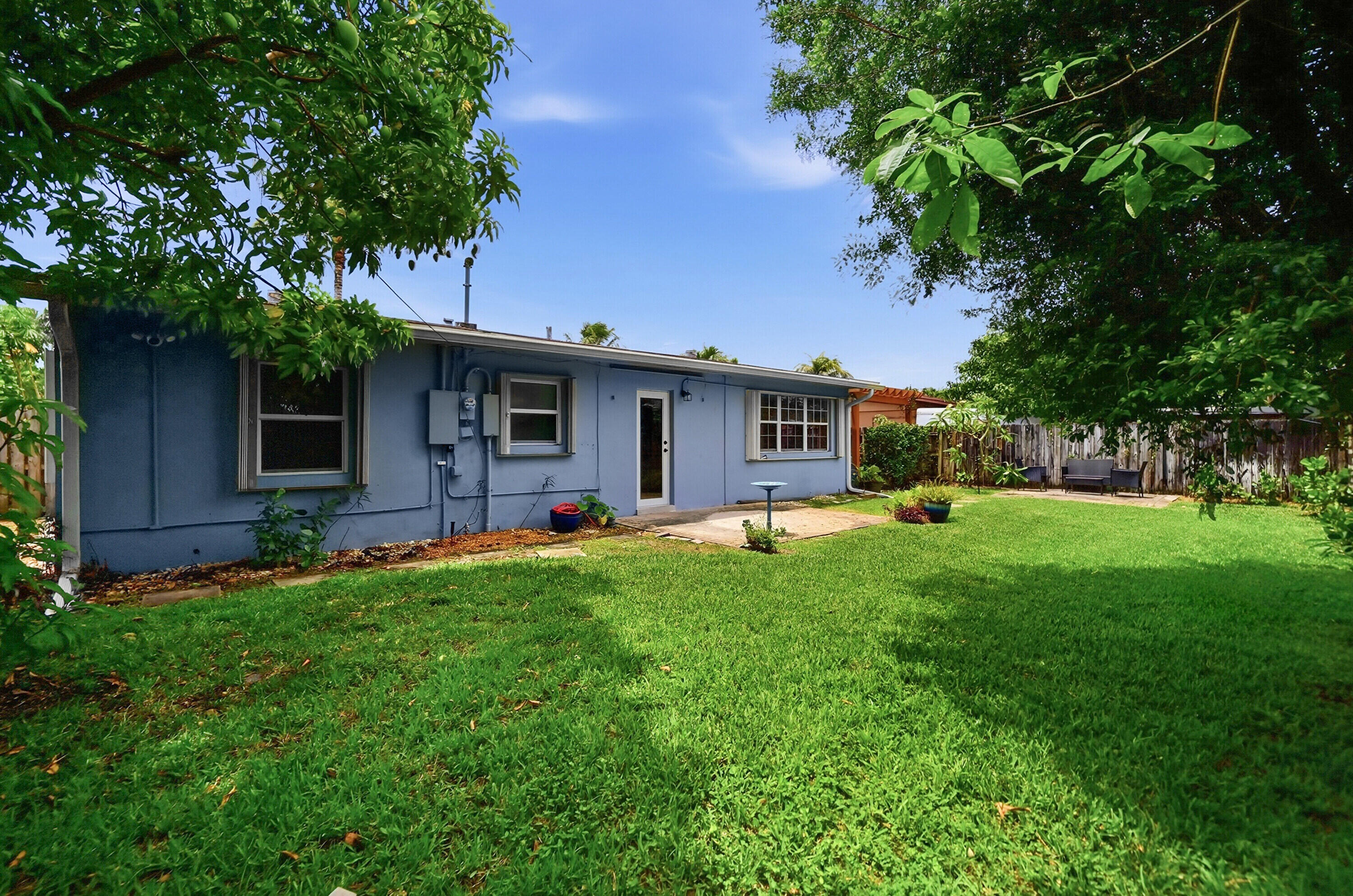 941 NE 23rd Court