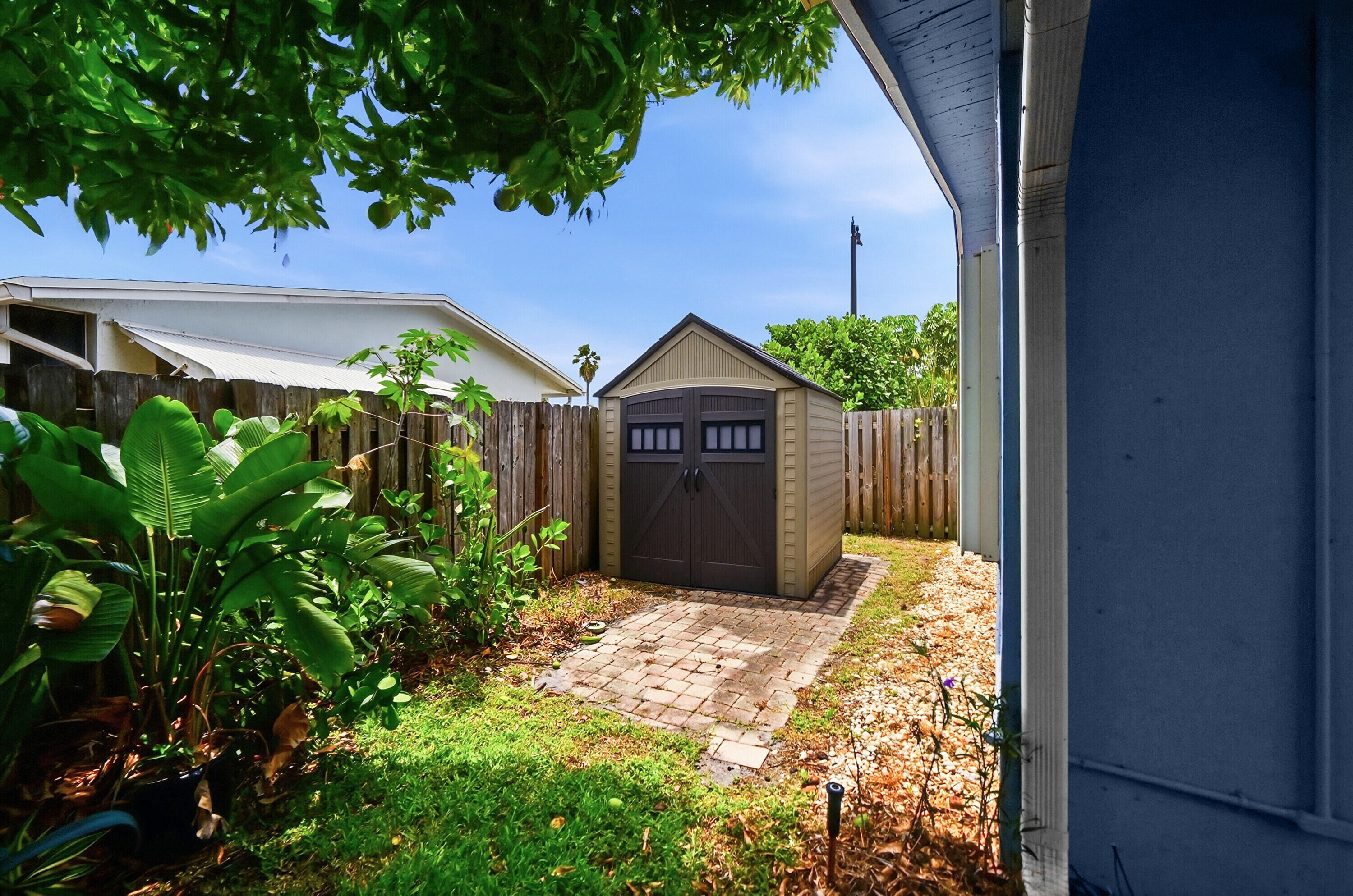 941 NE 23rd Court