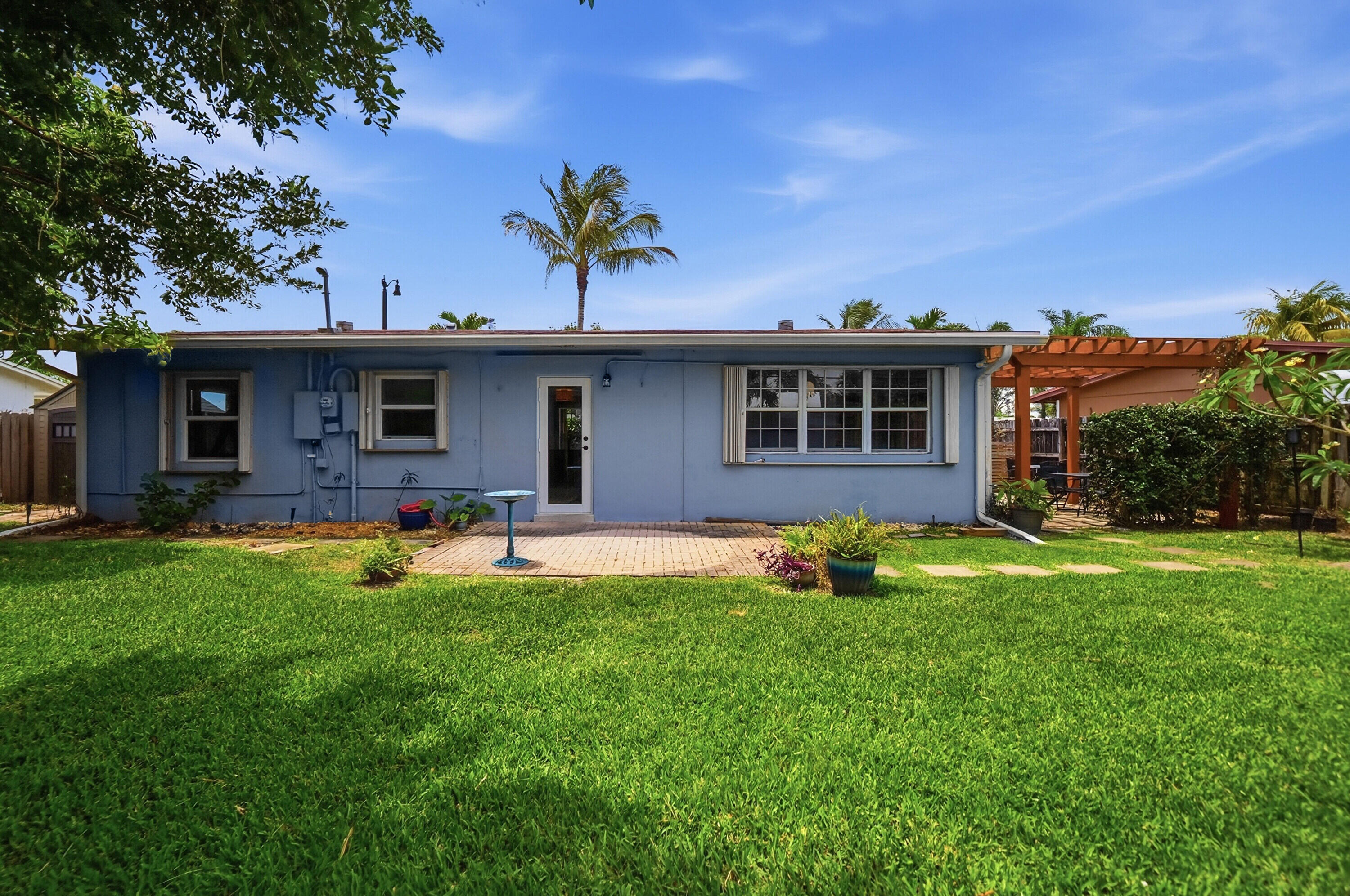 941 NE 23rd Court