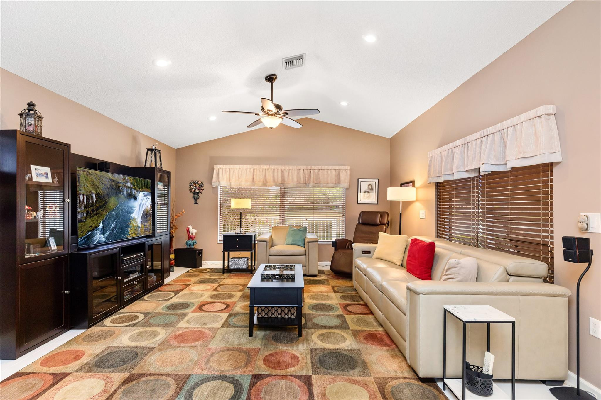 6660 NW 75th Place