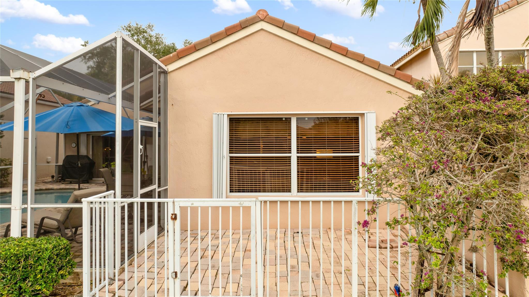 6660 NW 75th Place