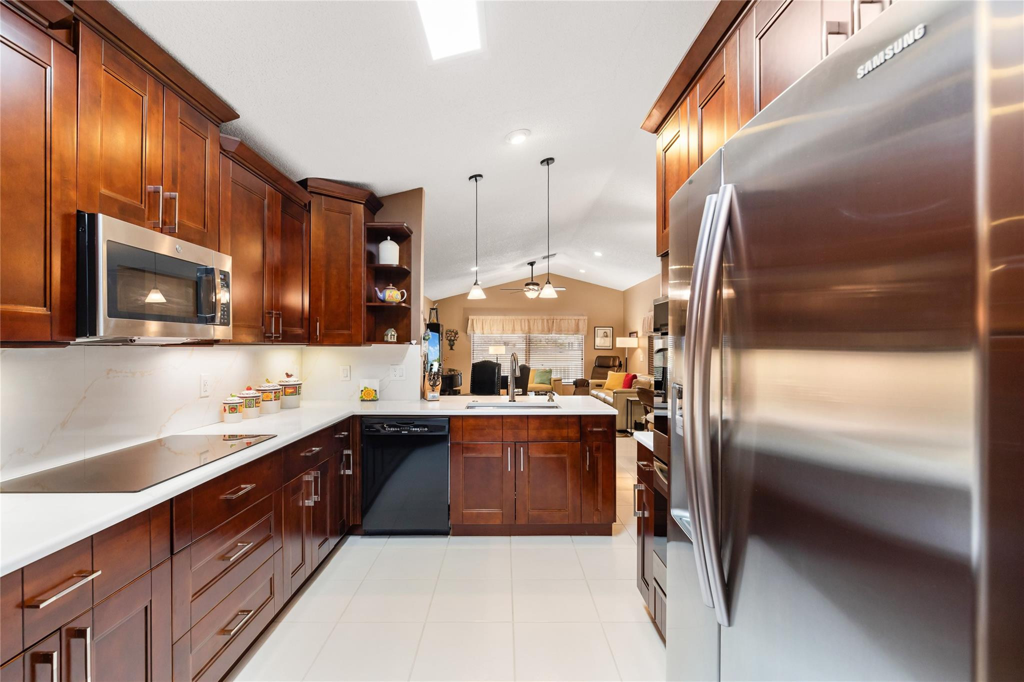 6660 NW 75th Place