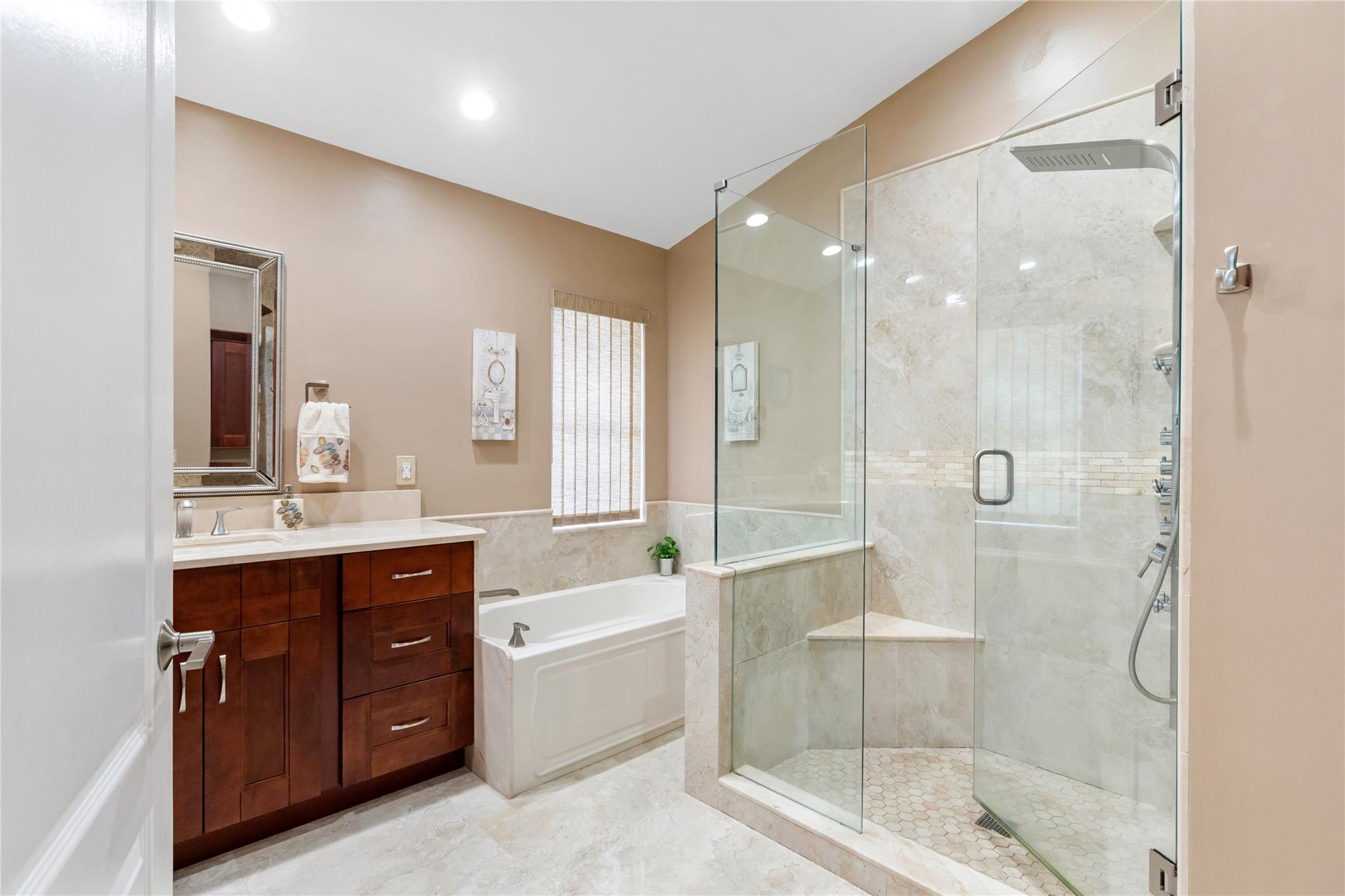 6660 NW 75th Place