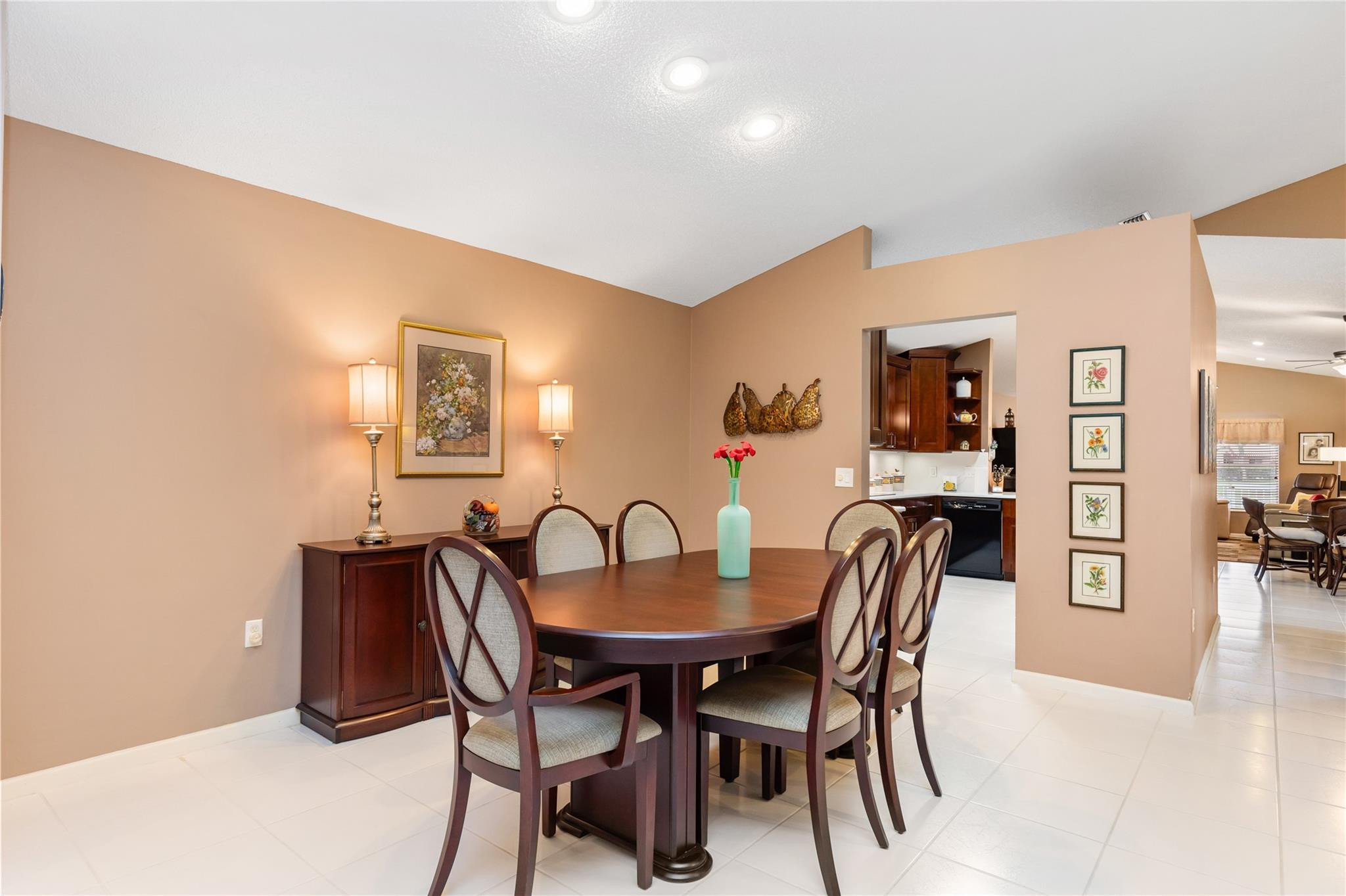 6660 NW 75th Place