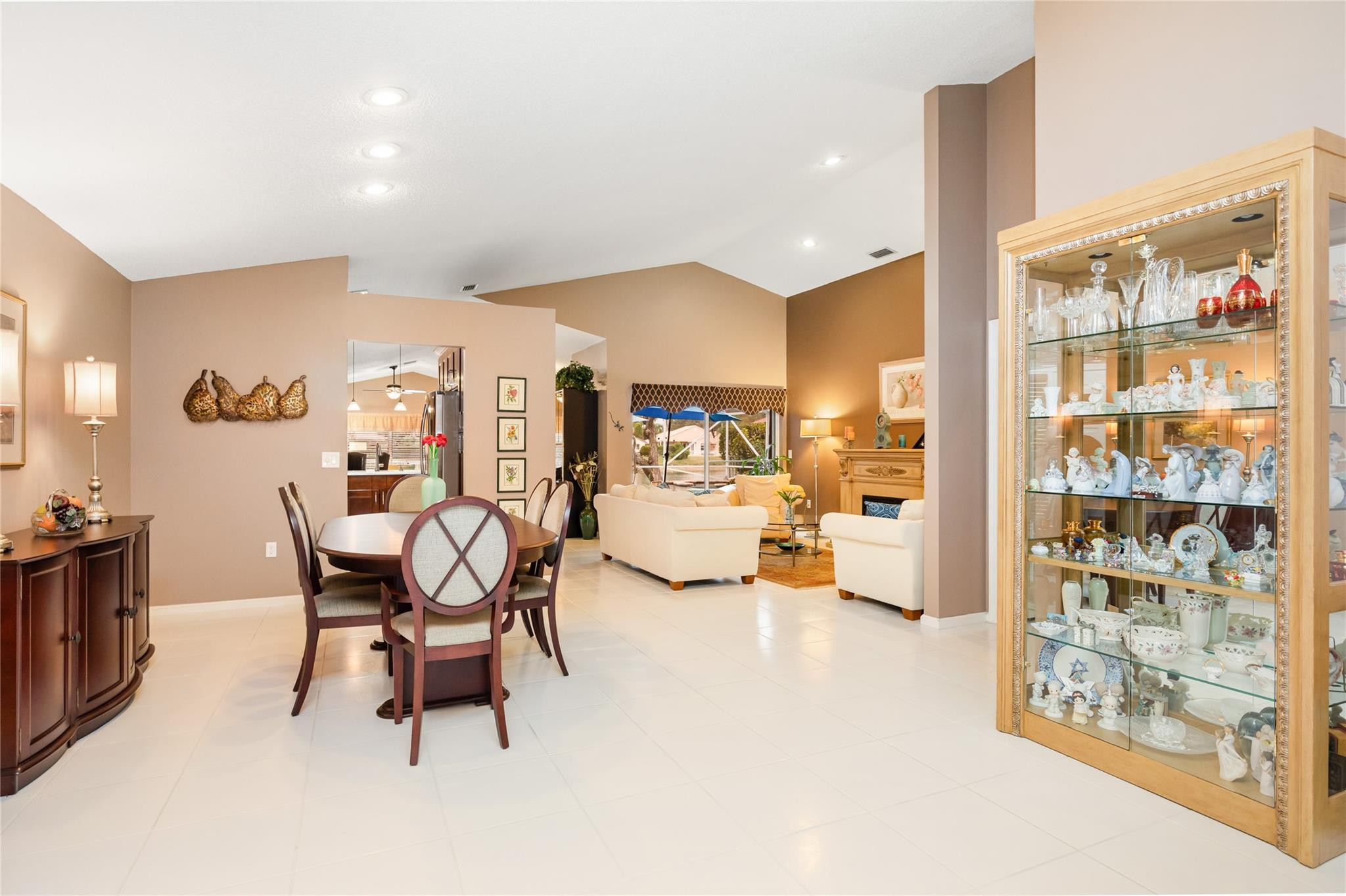 6660 NW 75th Place