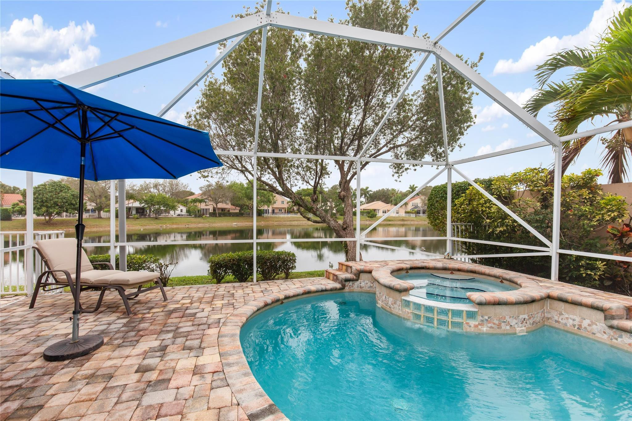 6660 NW 75th Place