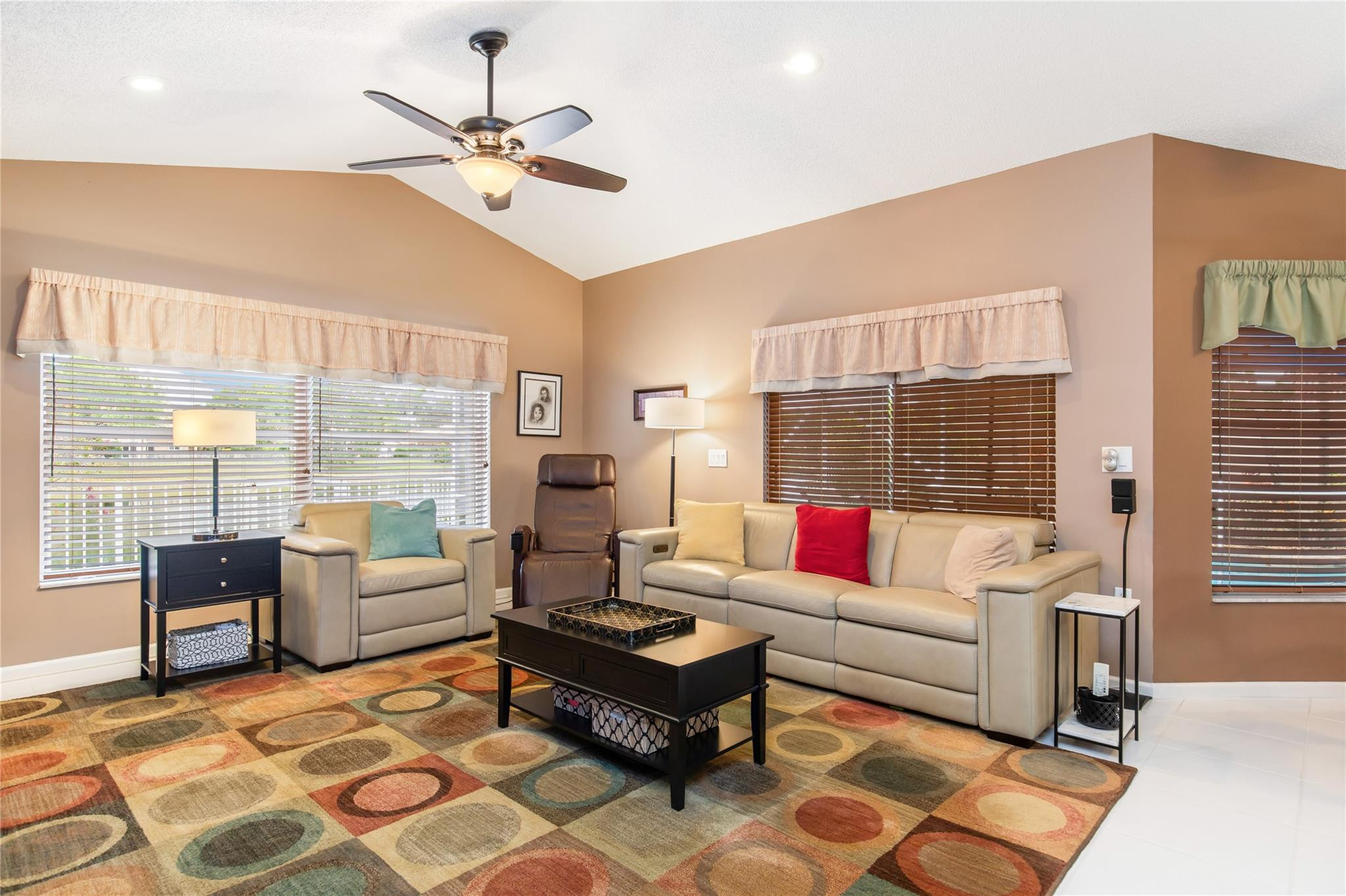 6660 NW 75th Place