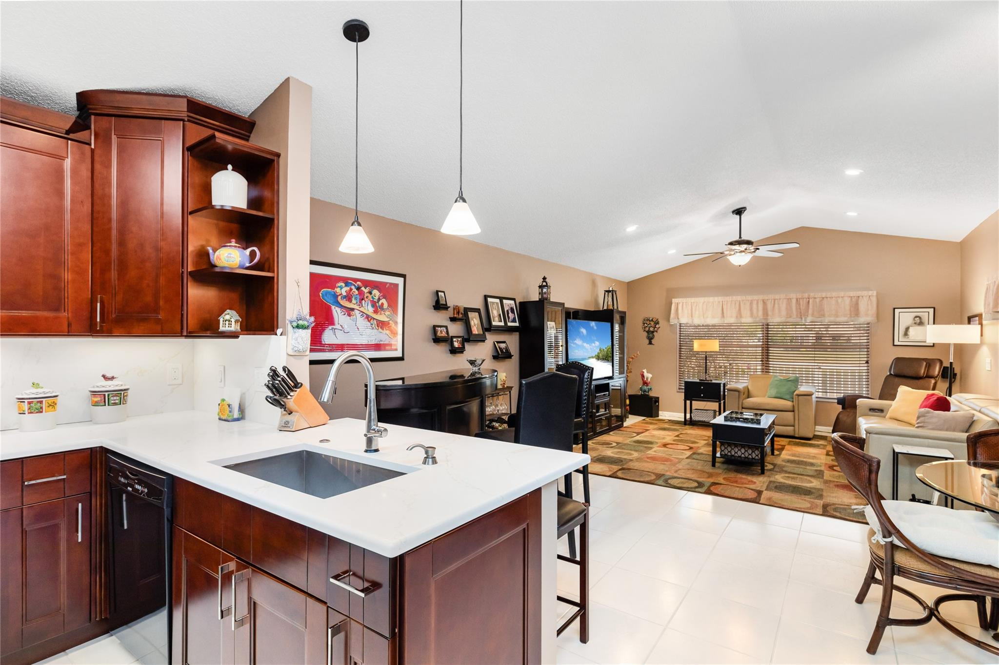 6660 NW 75th Place