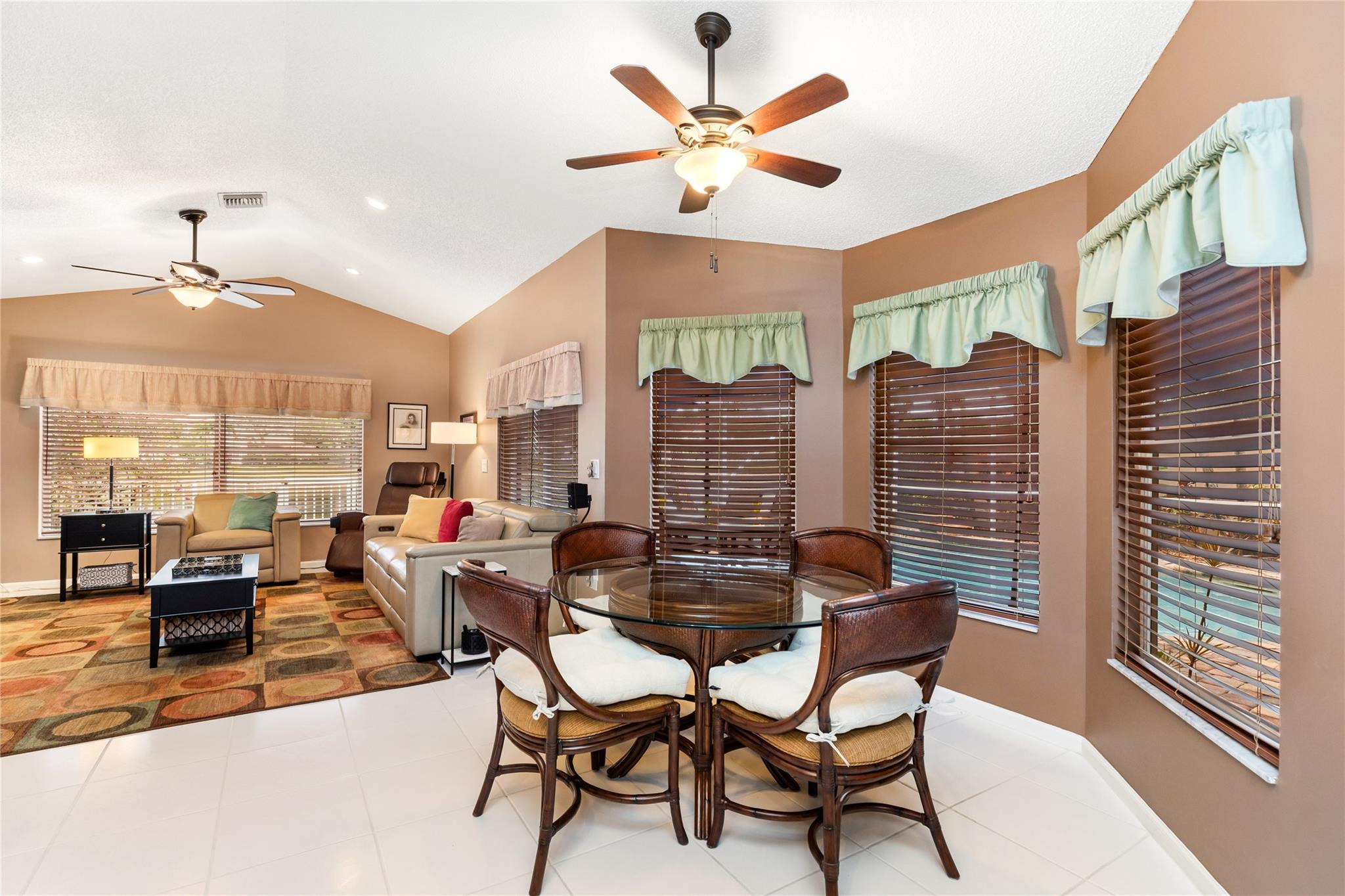 6660 NW 75th Place