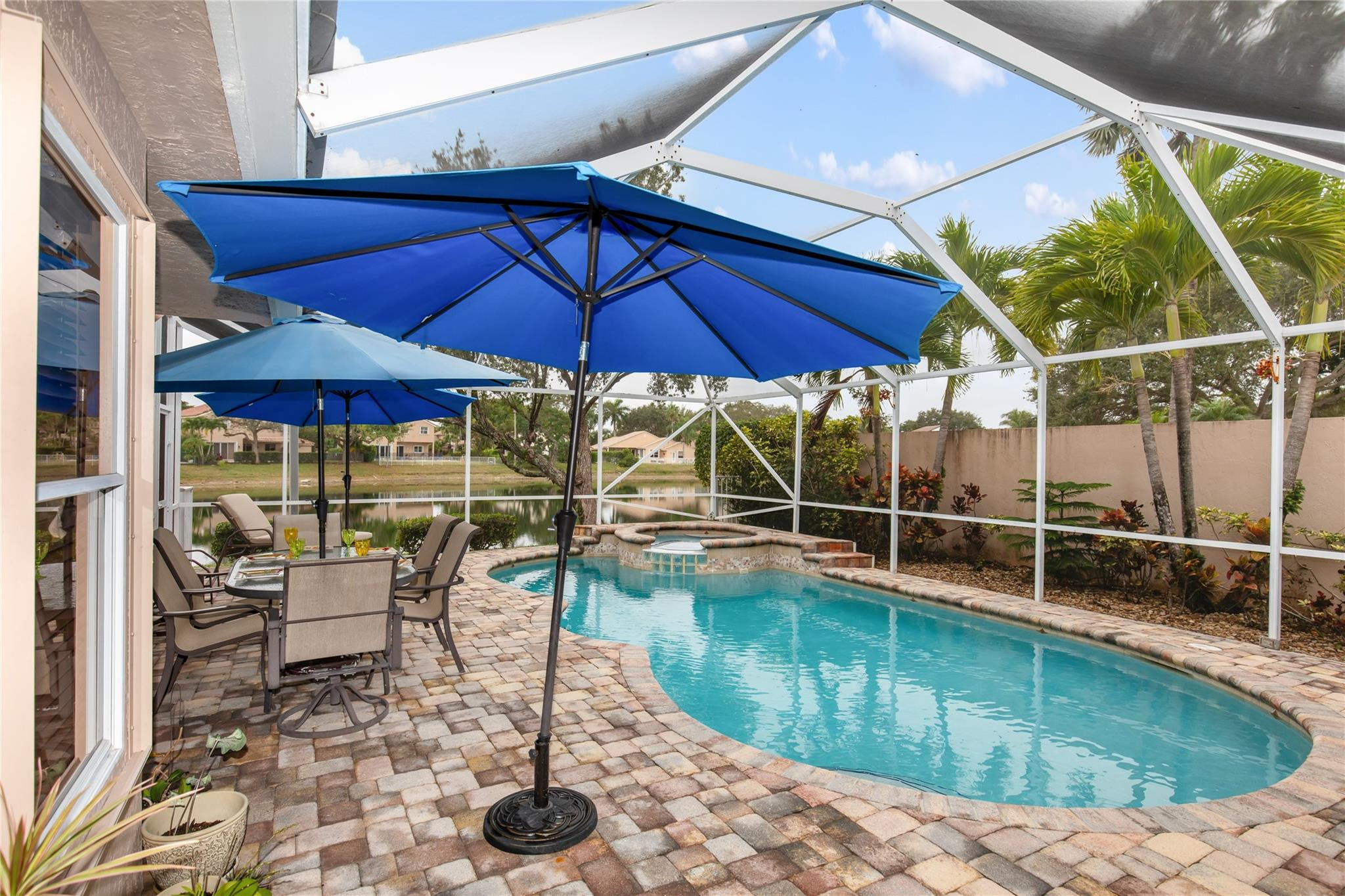 6660 NW 75th Place