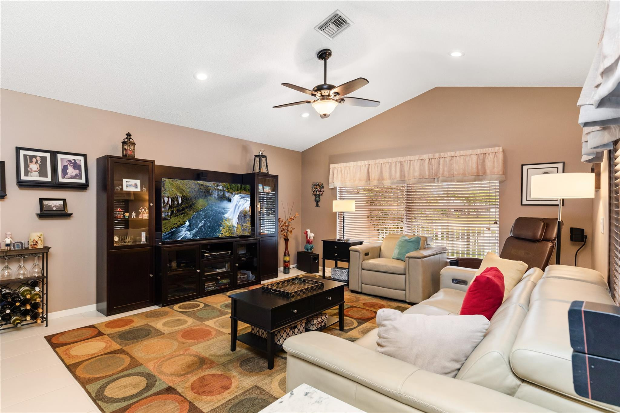 6660 NW 75th Place