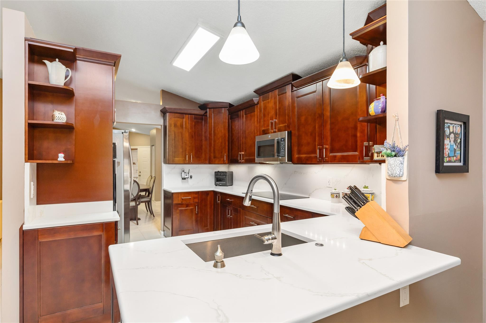 6660 NW 75th Place