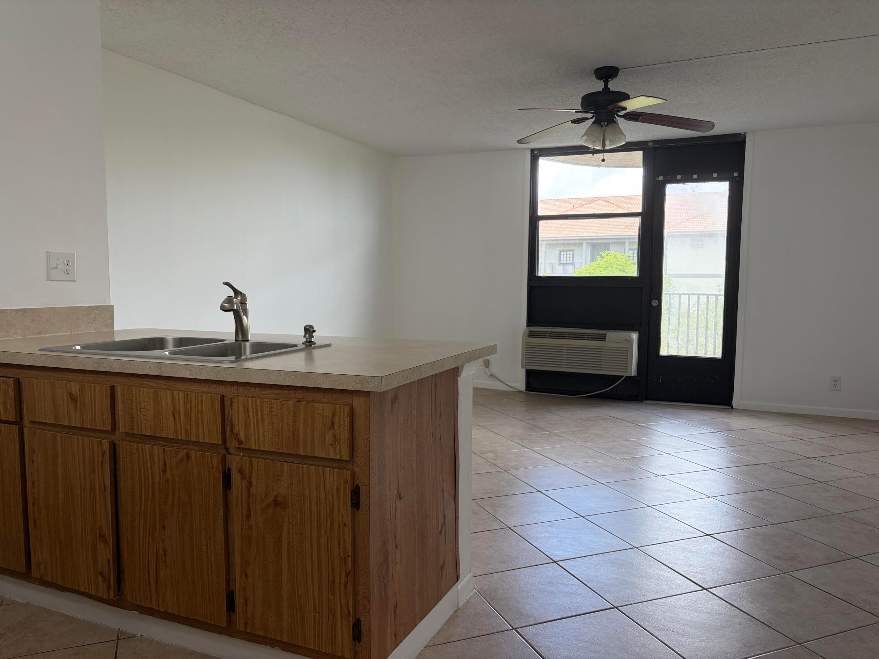 2771 Riverside Drive 412-a
