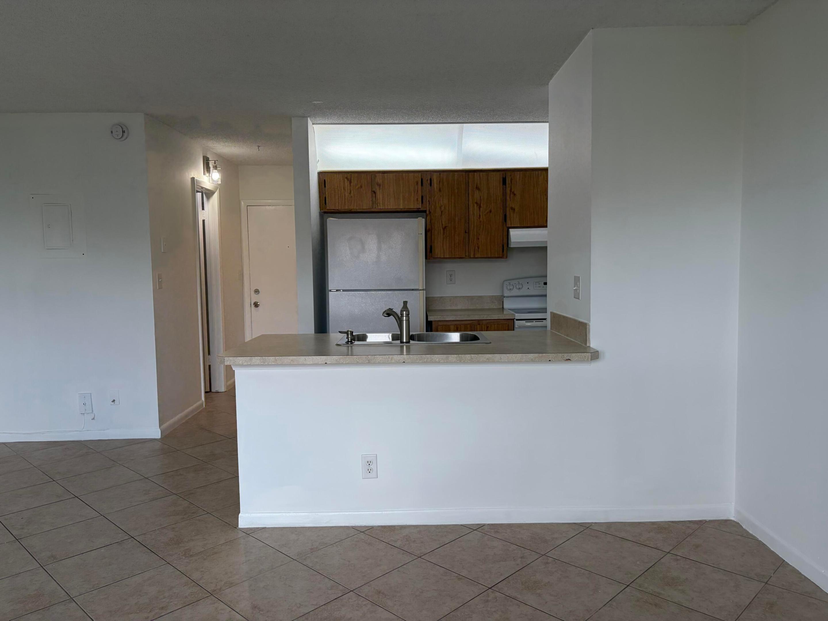 2771 Riverside Drive 412-a