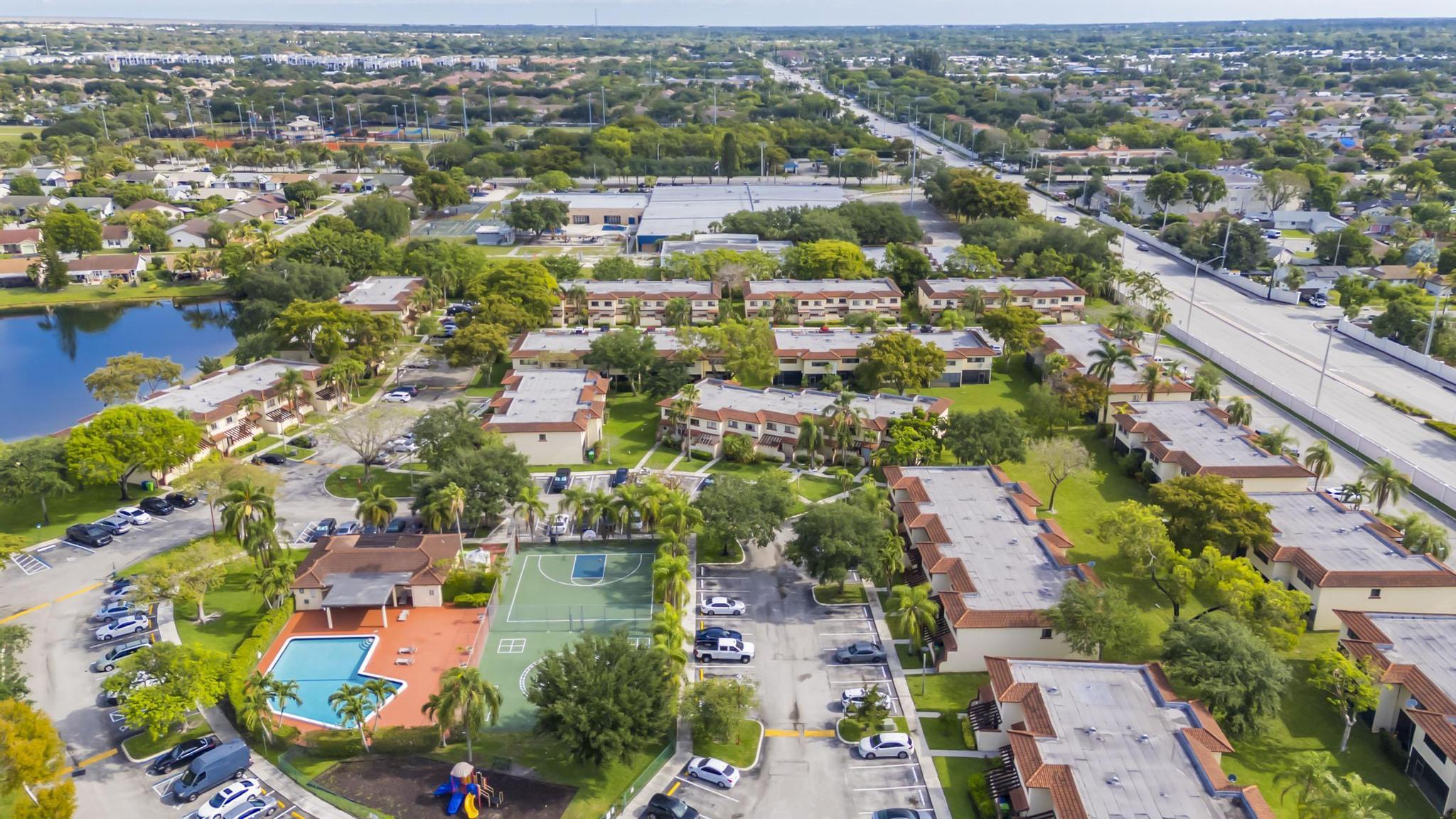 8858 NW 48th Street 8858