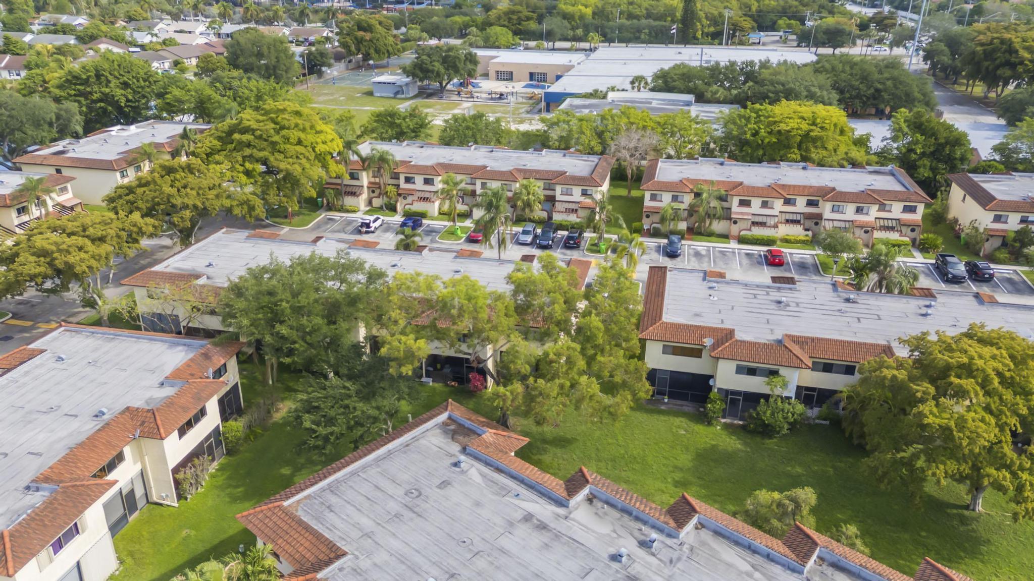 8858 NW 48th Street 8858