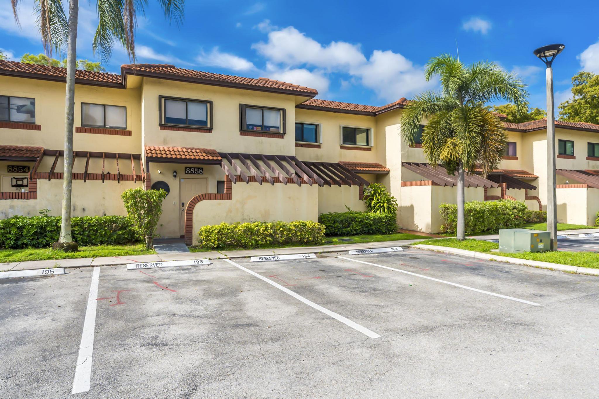 8858 NW 48th Street 8858