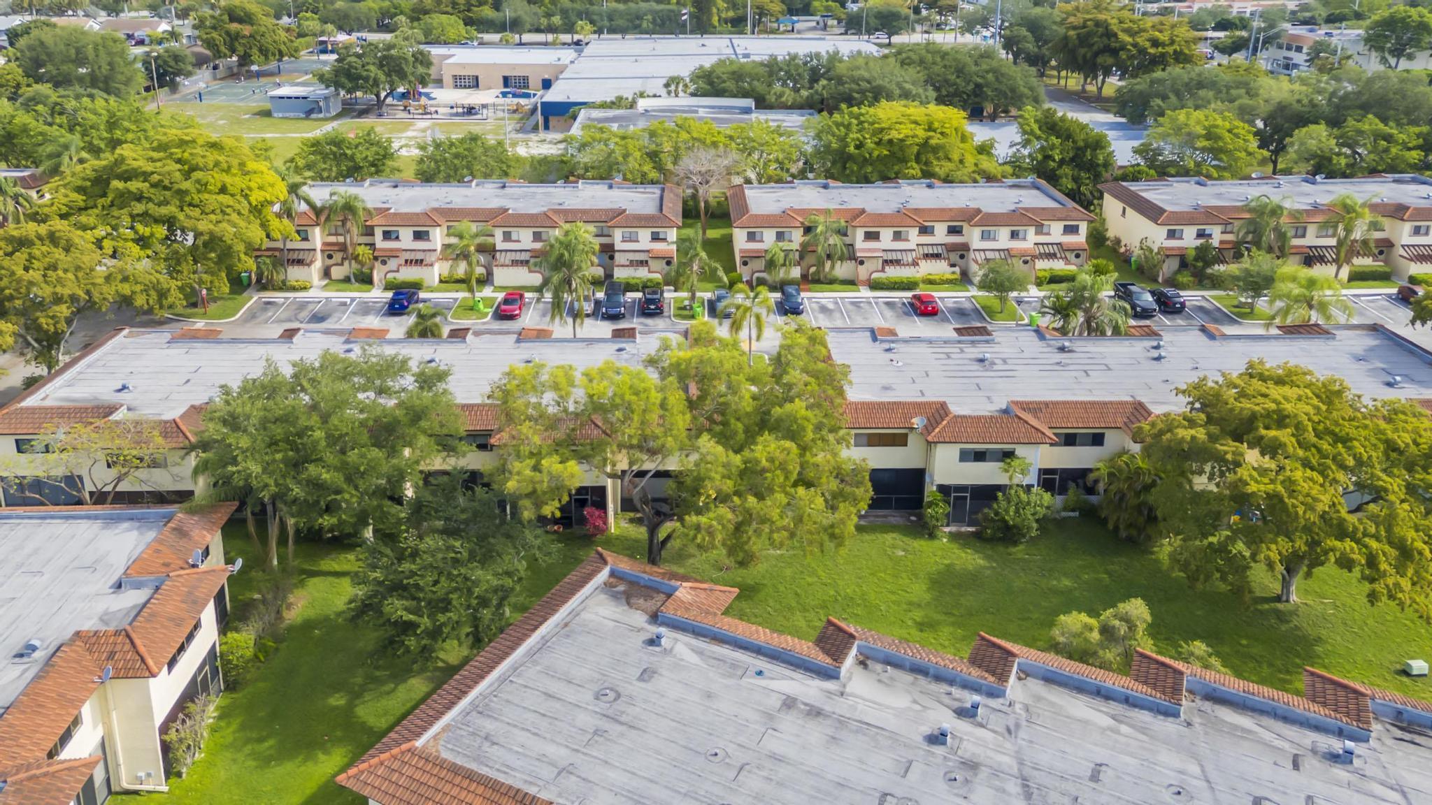 8858 NW 48th Street 8858