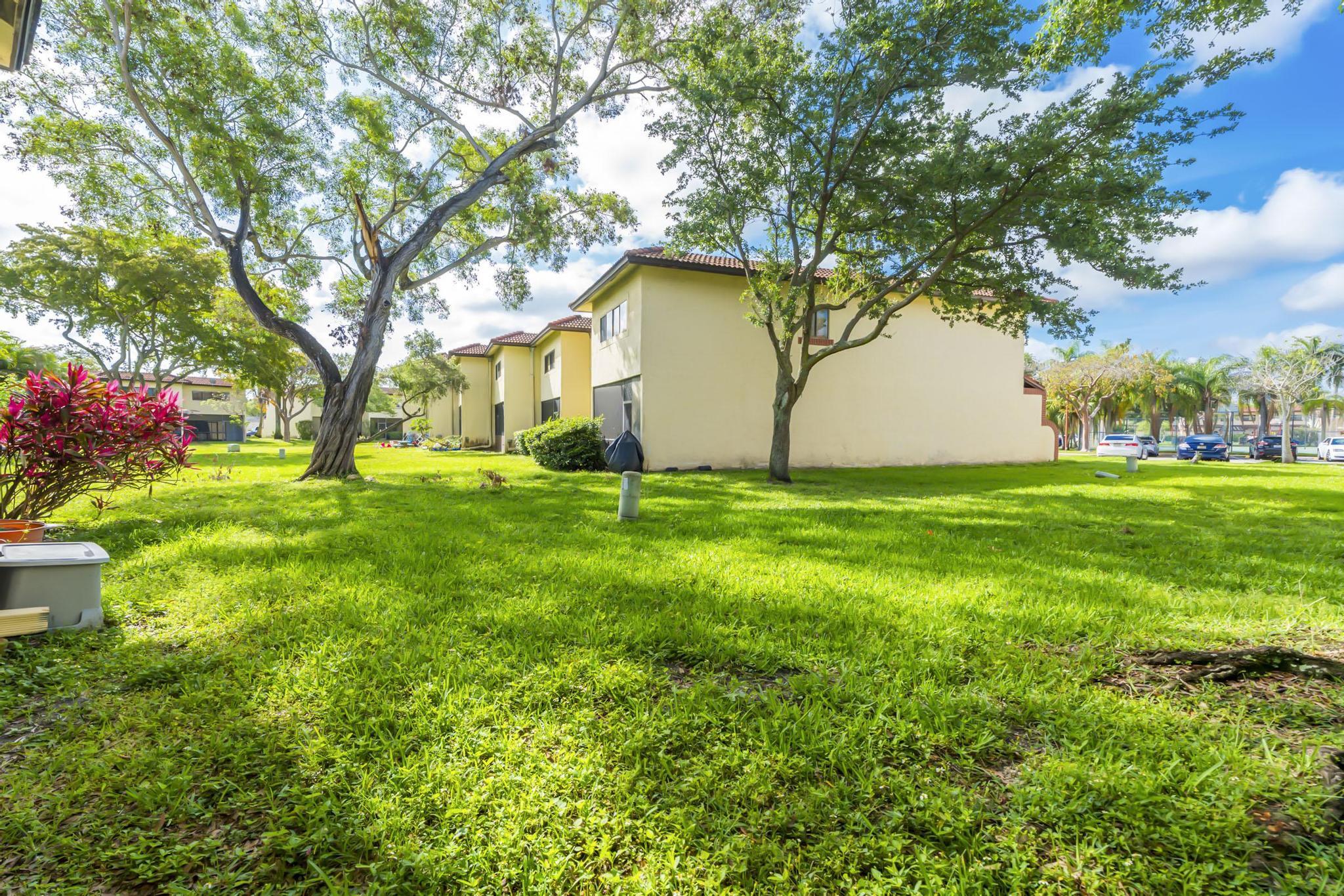 8858 NW 48th Street 8858