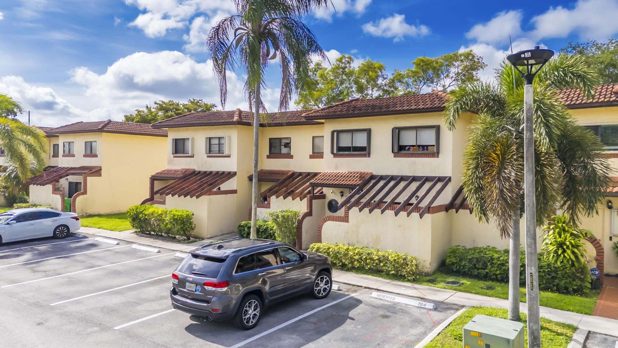 8858 NW 48th Street 8858