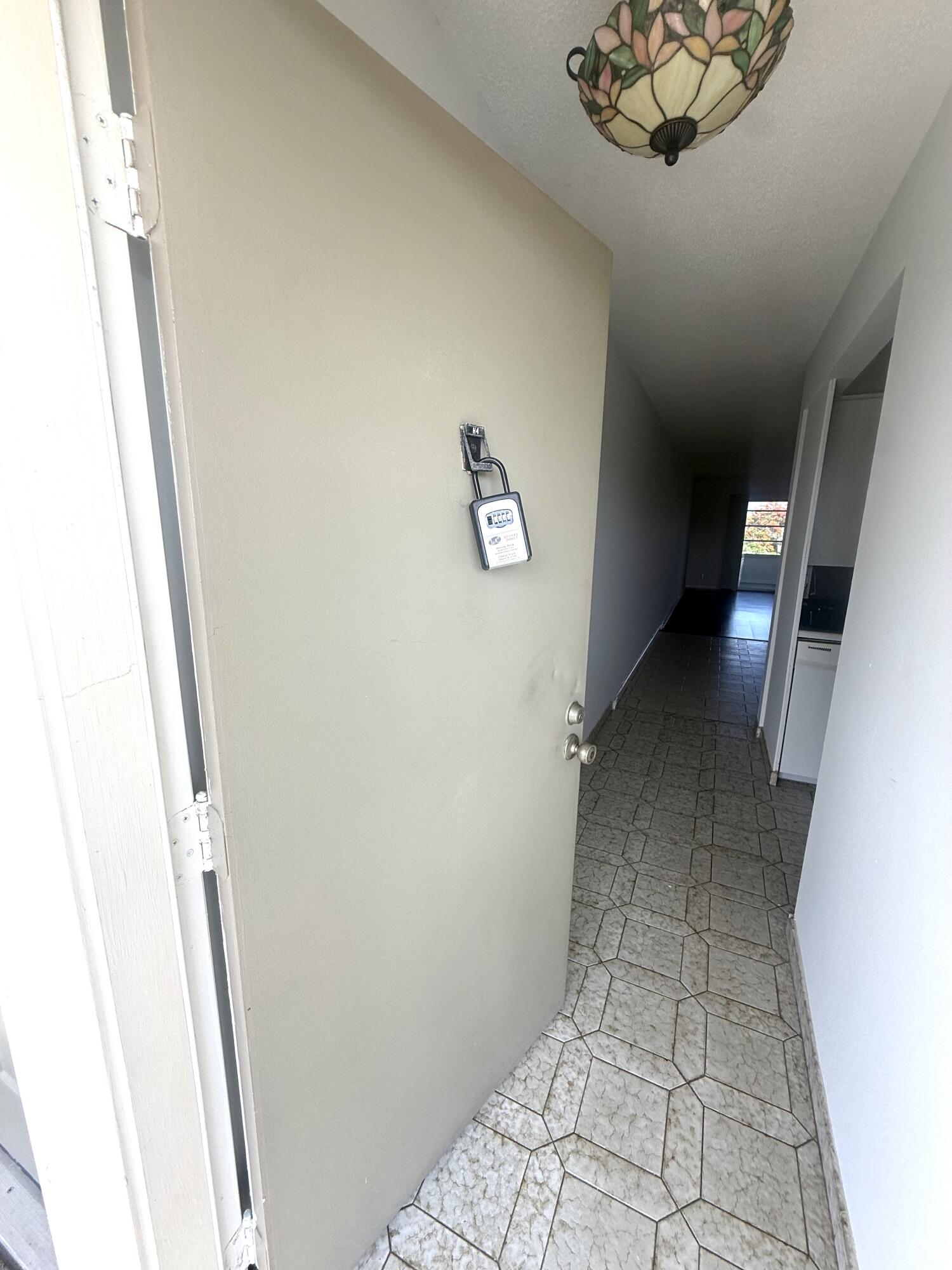 2901 Victoria Circle H4