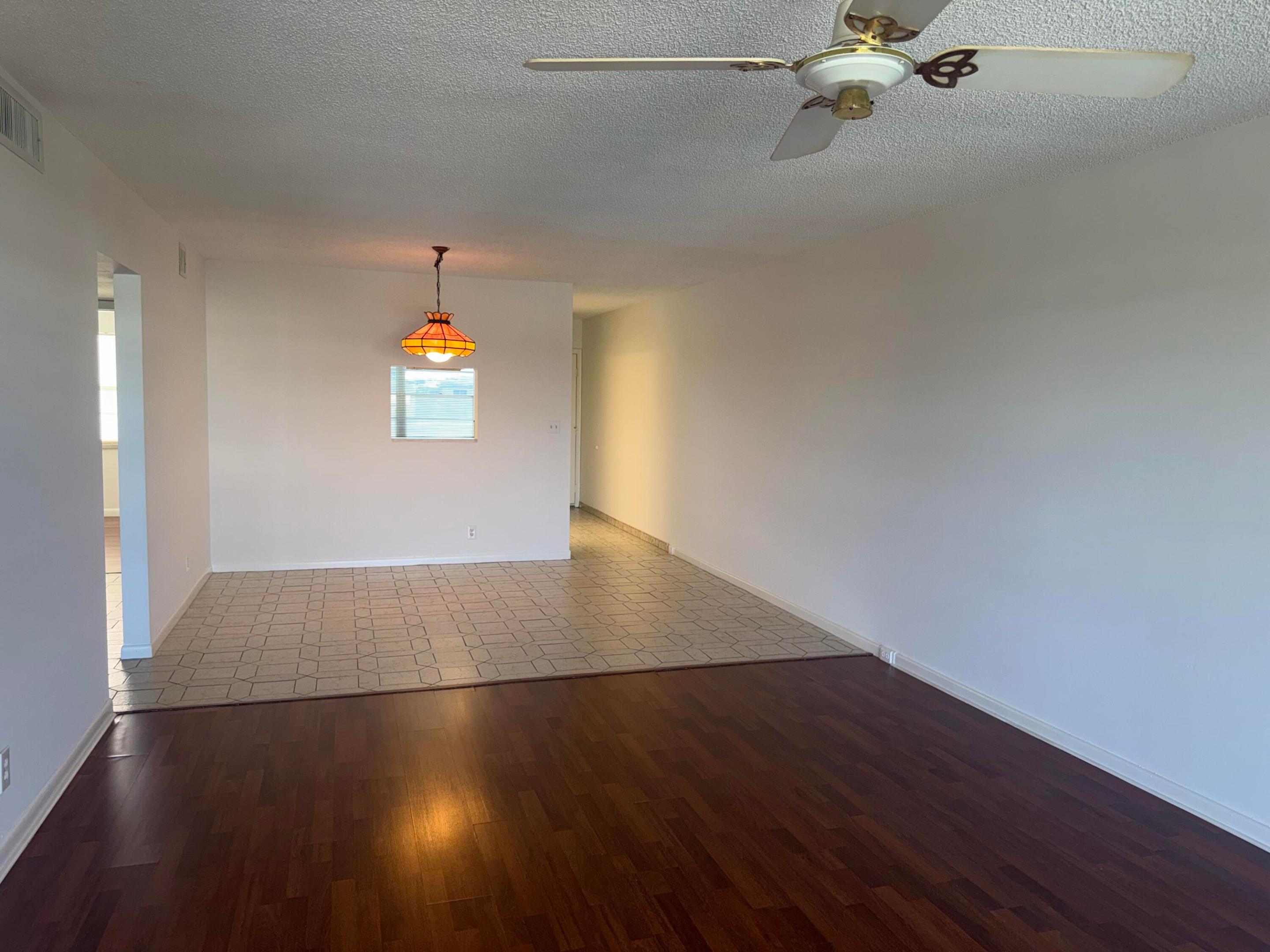 2901 Victoria Circle H4