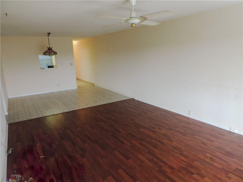 2901 Victoria Circle H4