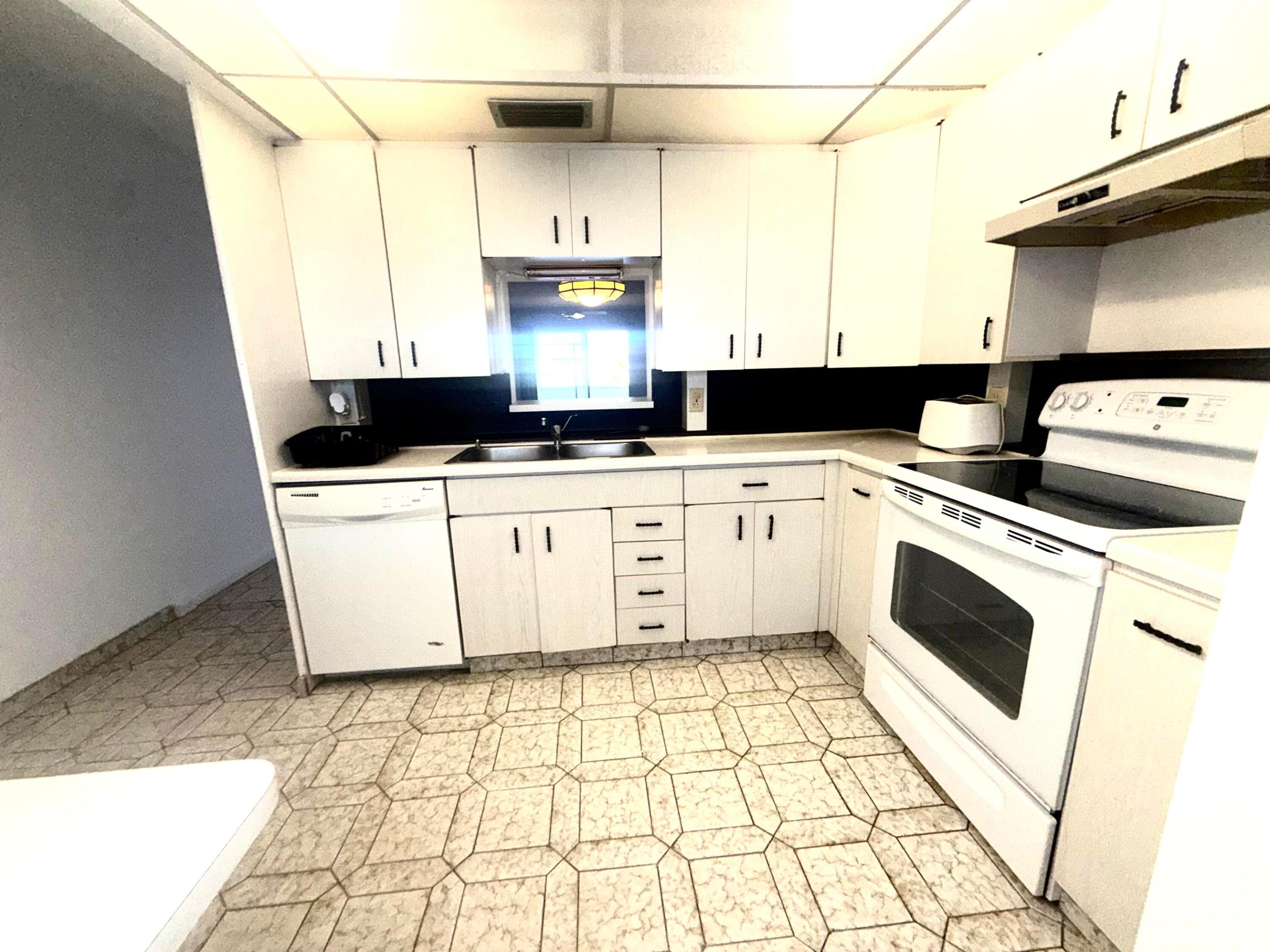 2901 Victoria Circle H4