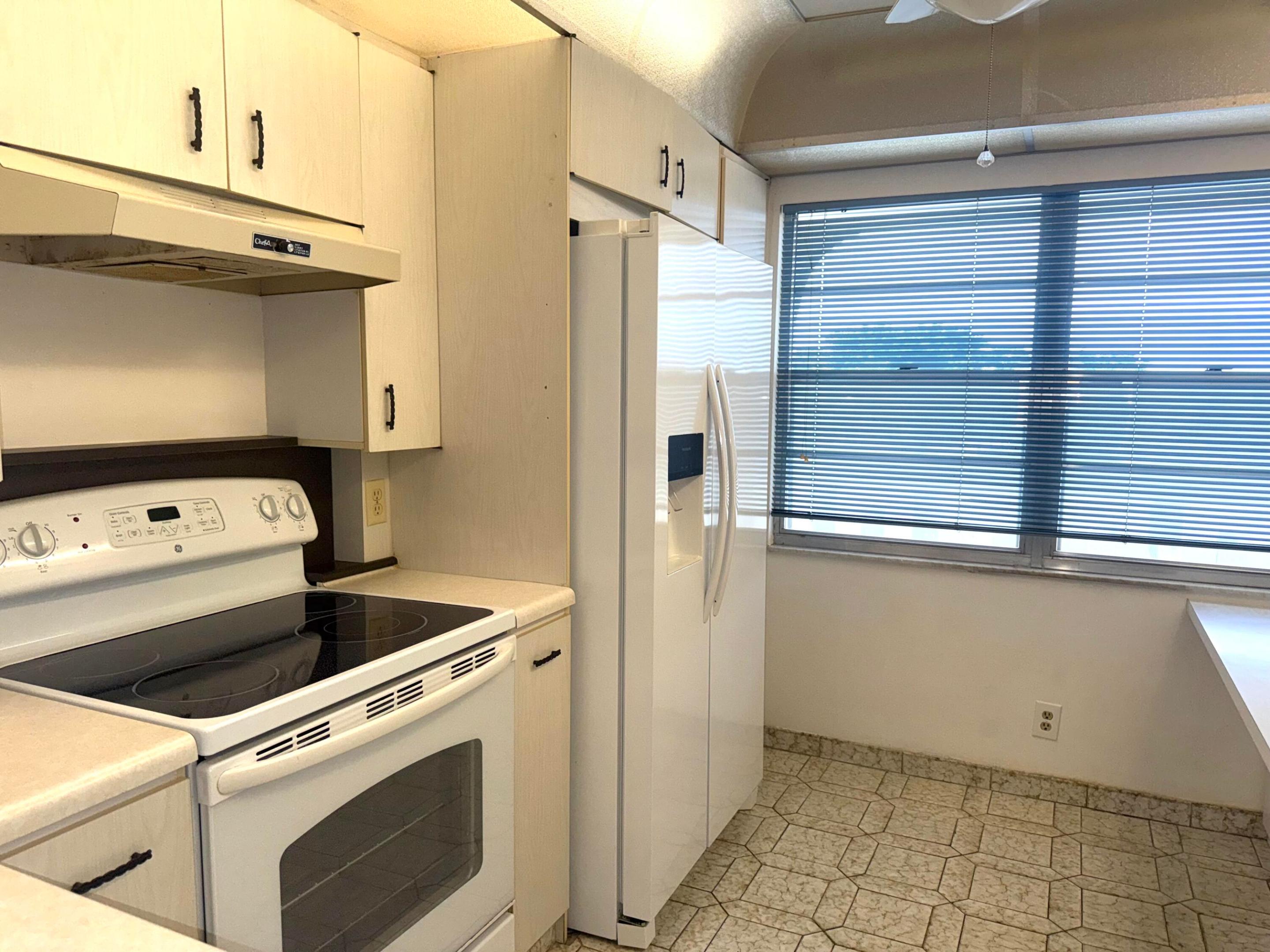 2901 Victoria Circle H4