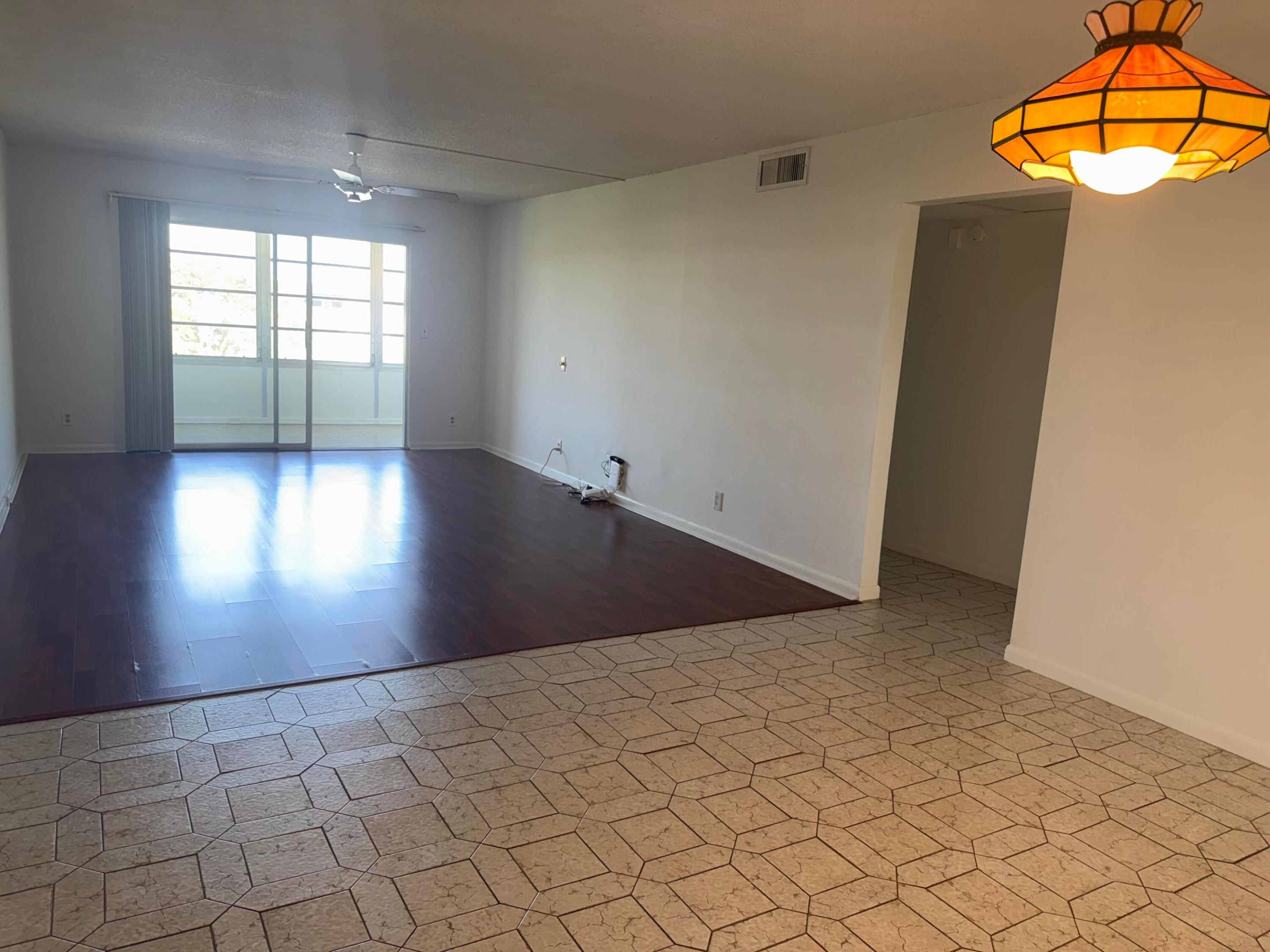 2901 Victoria Circle H4