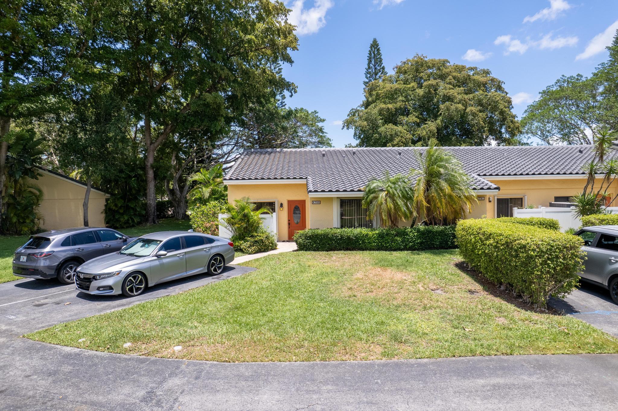 6789 Bridlewood Court .