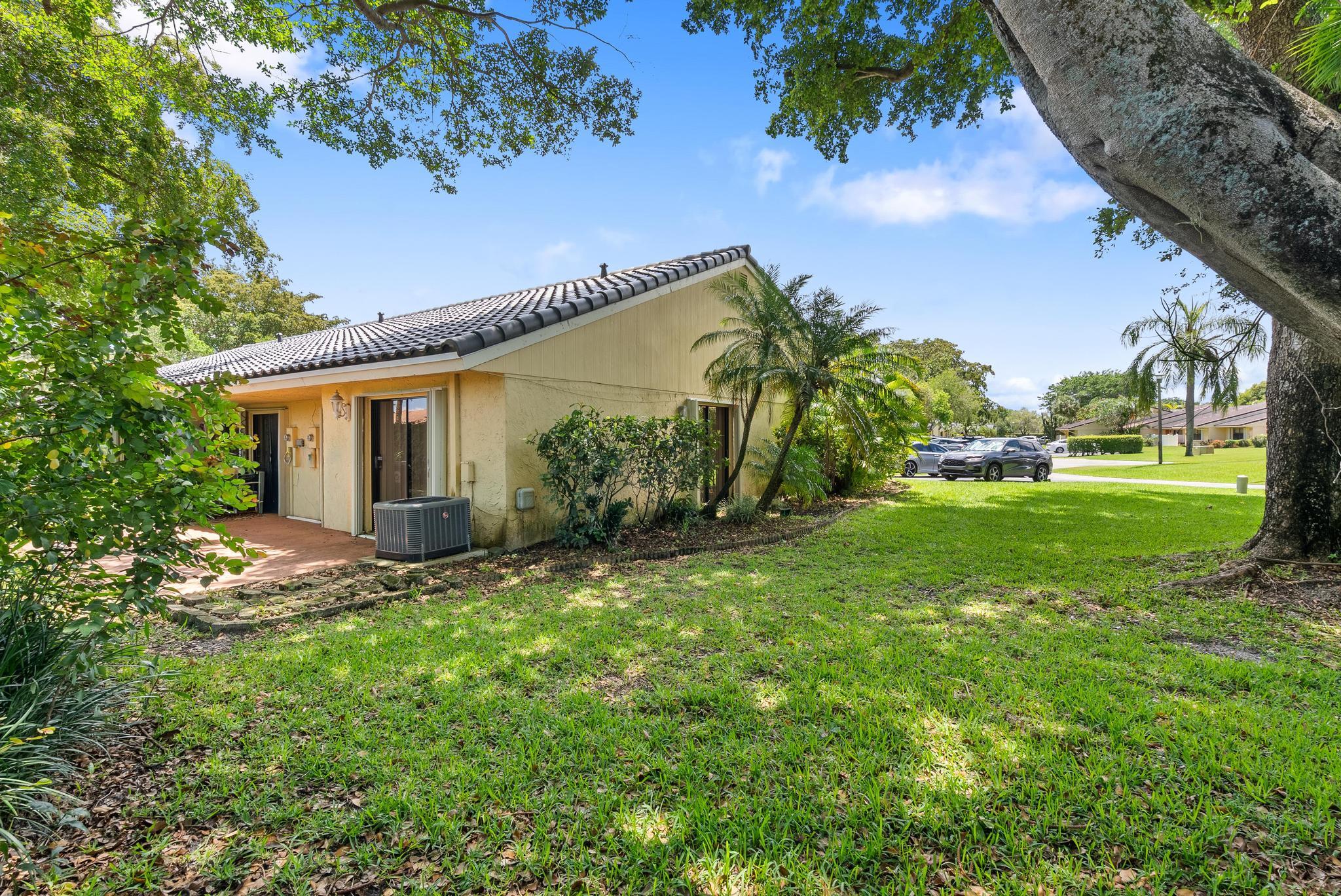 6789 Bridlewood Court .
