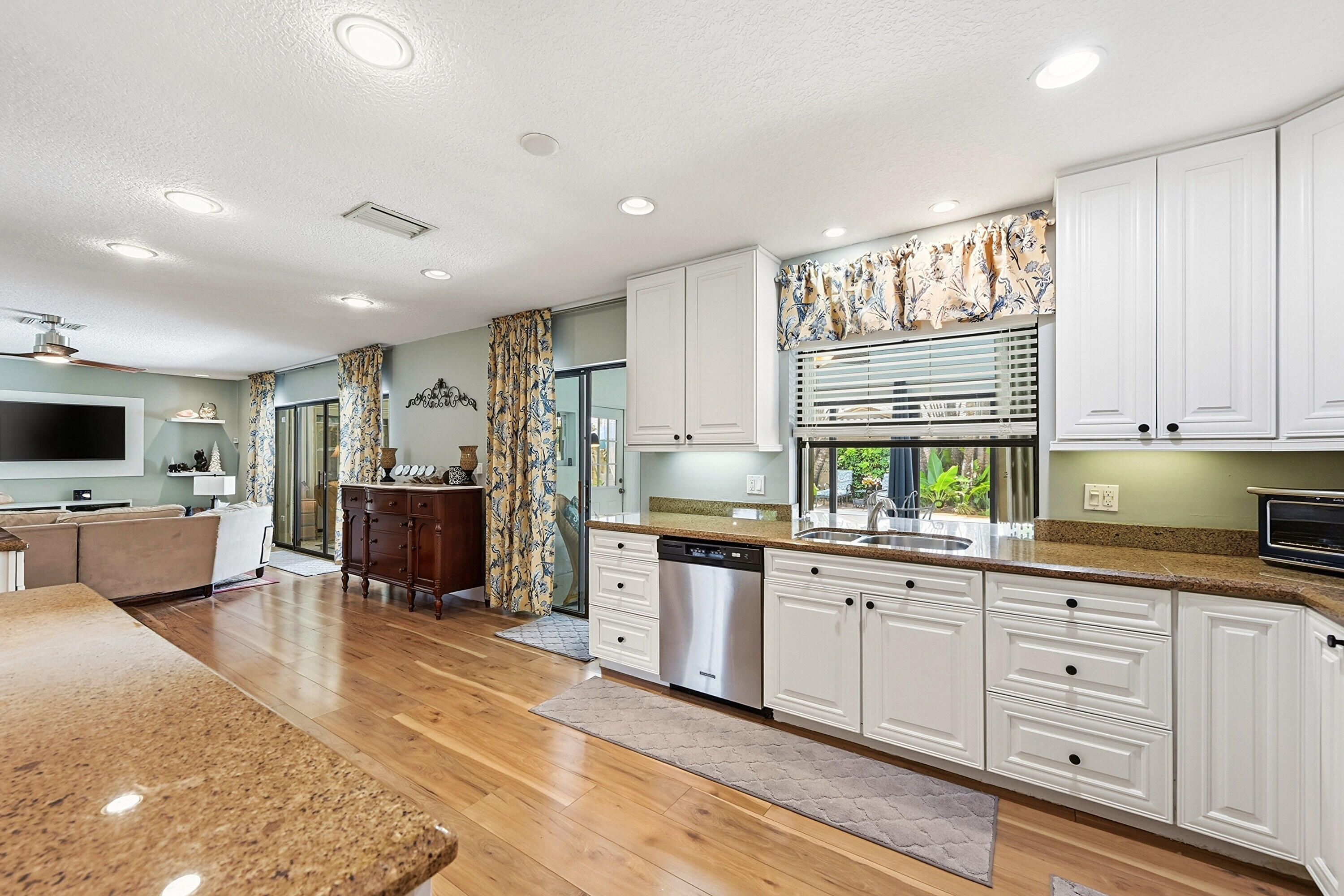 9922 NW 19th Street