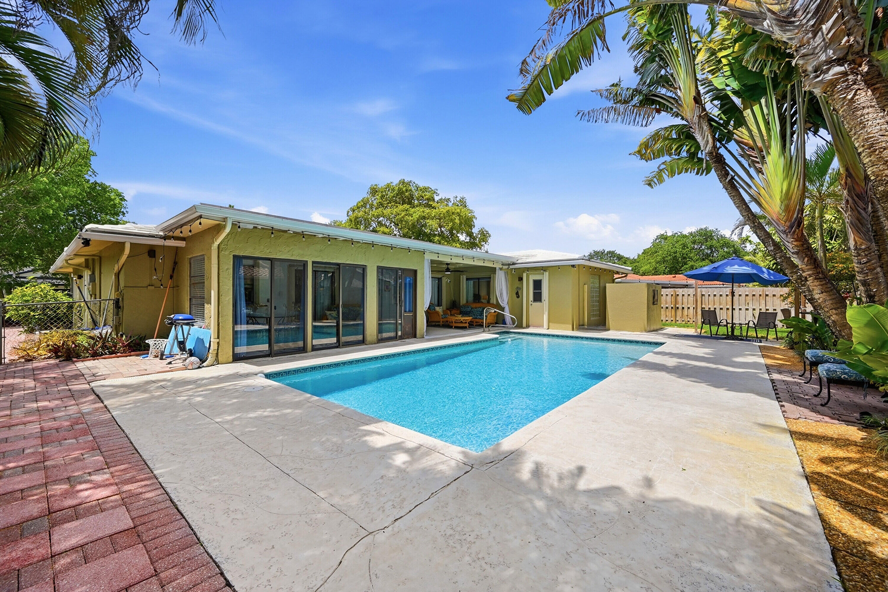 9922 NW 19th Street