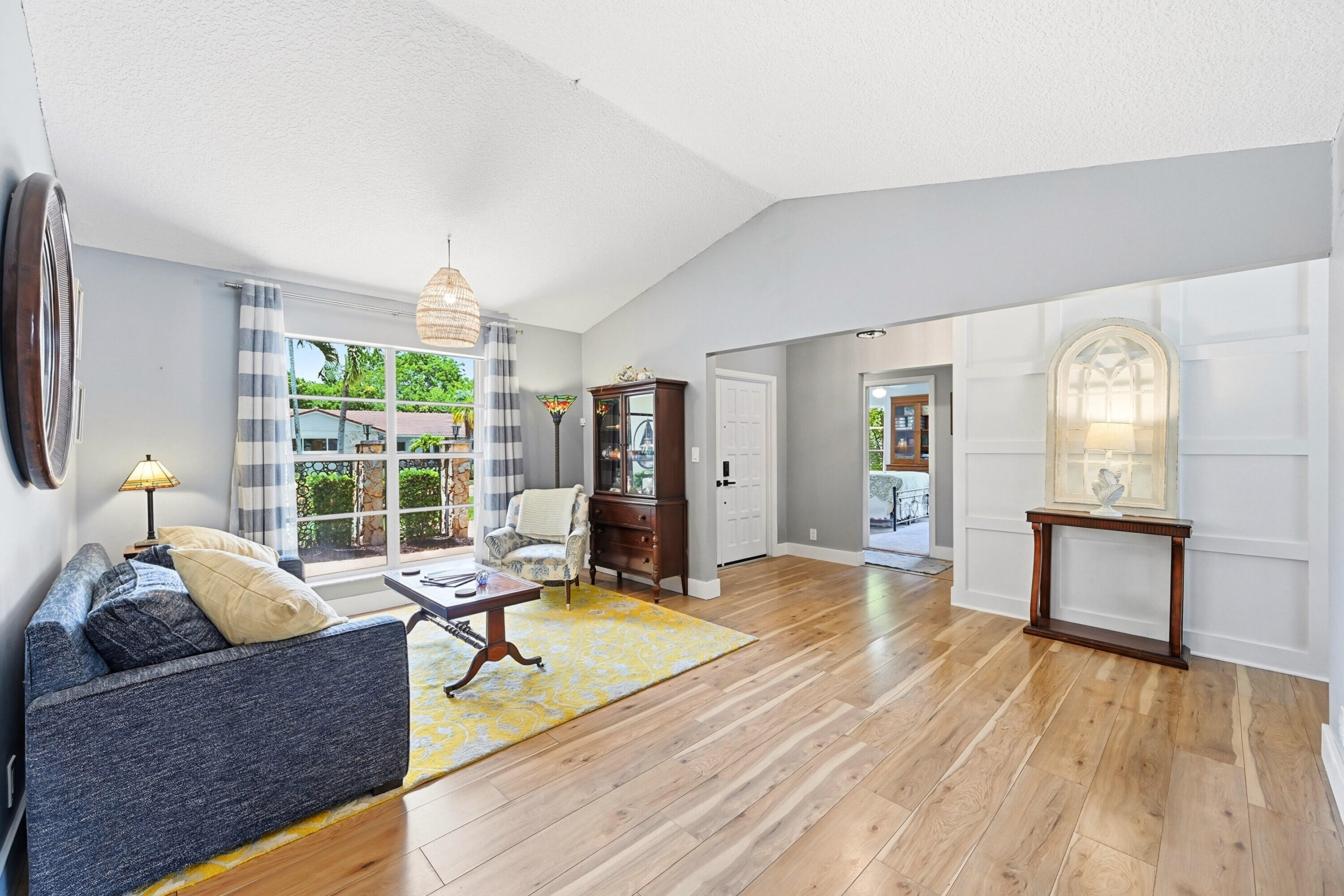 9922 NW 19th Street
