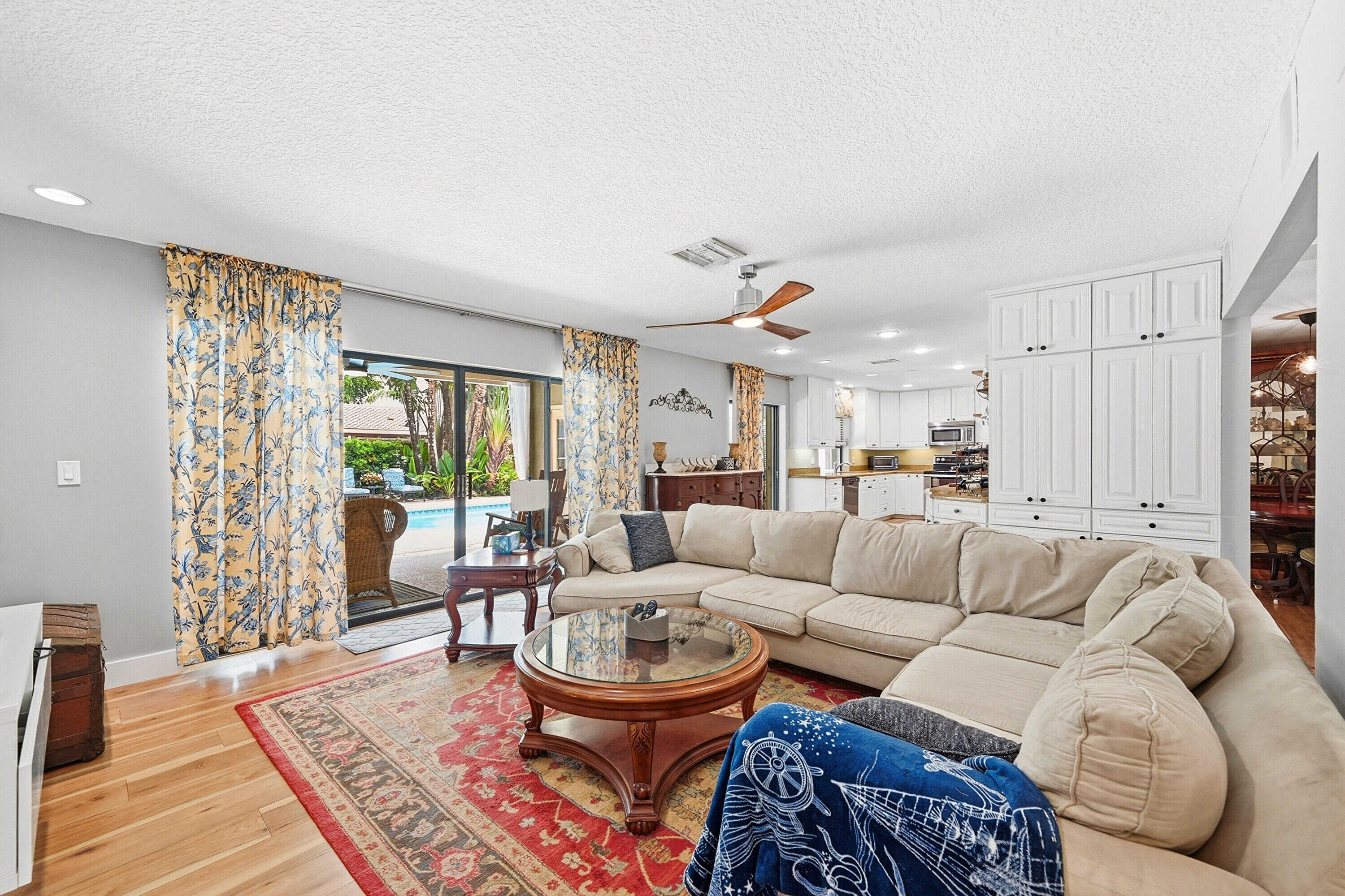 9922 NW 19th Street
