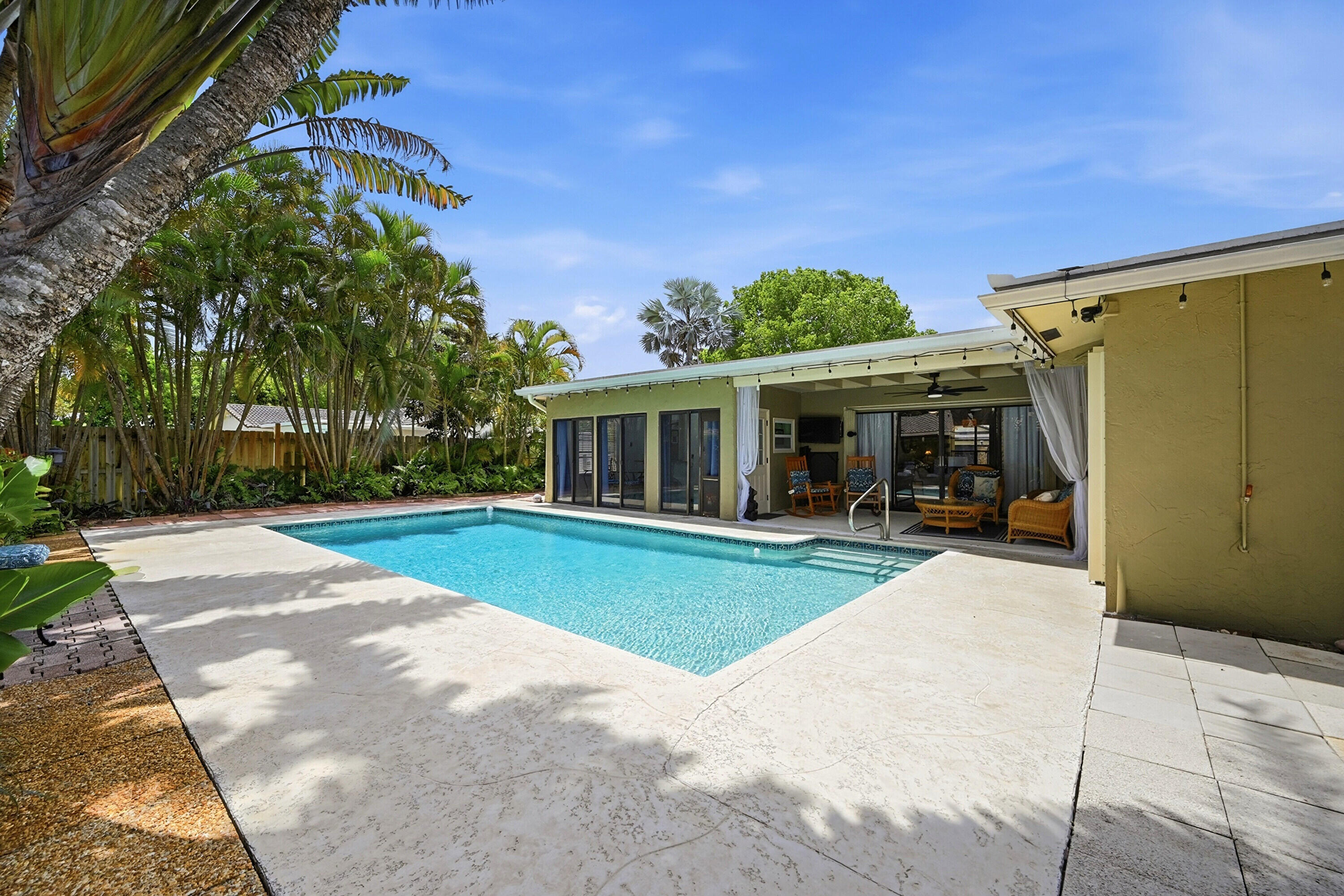 9922 NW 19th Street