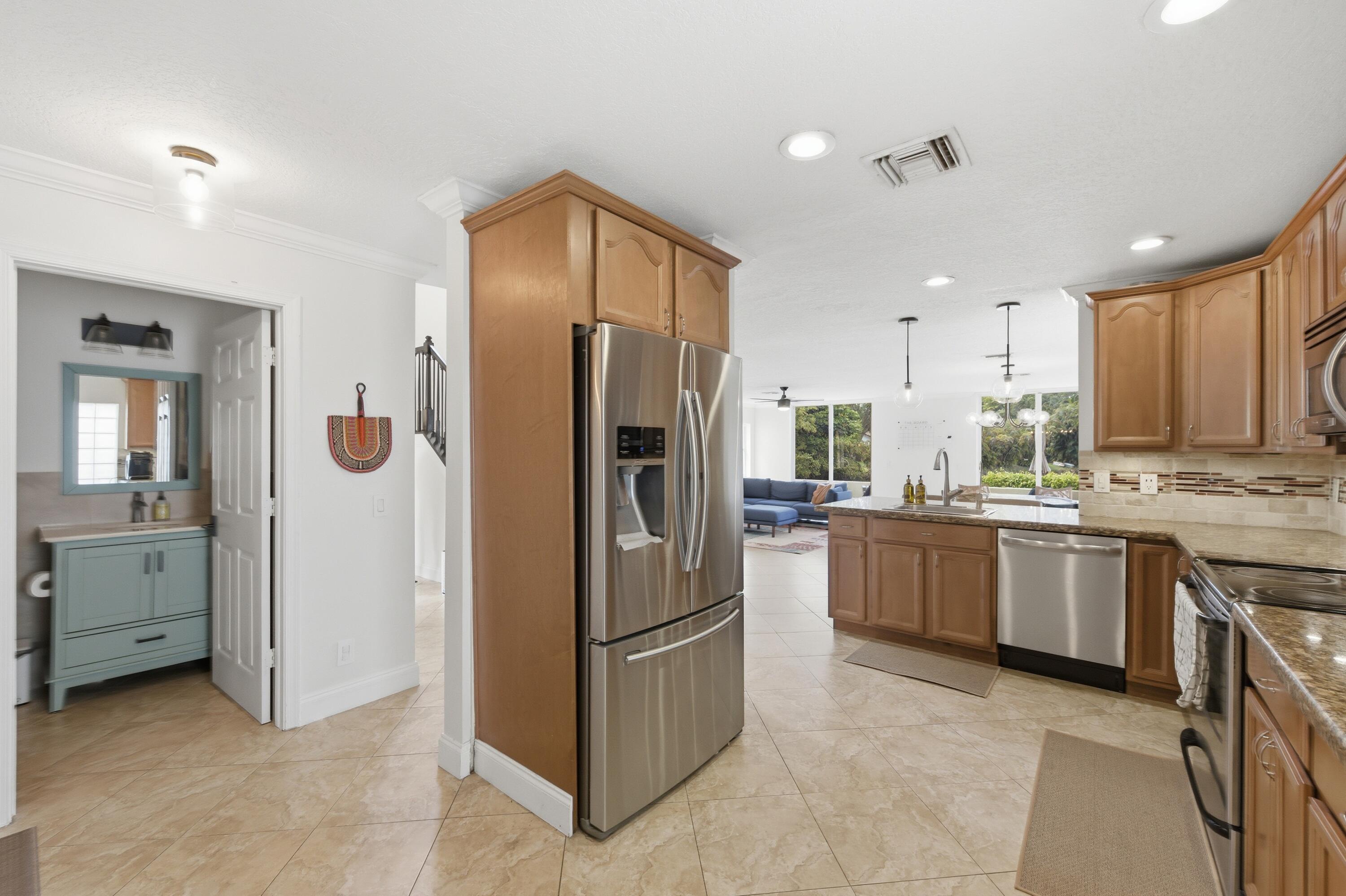 9768 NW 1st Manor