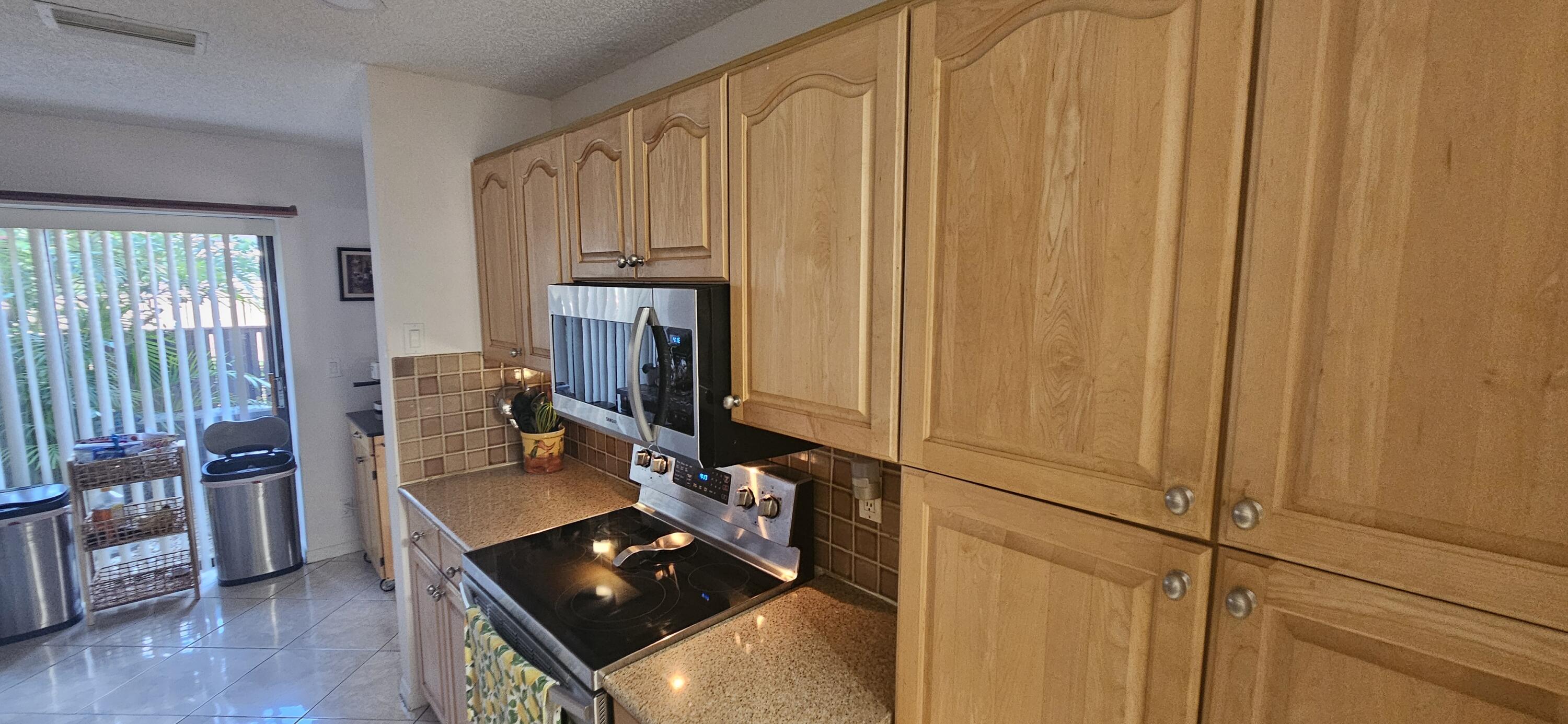 2511 N Carambola Cir Circle N 18102