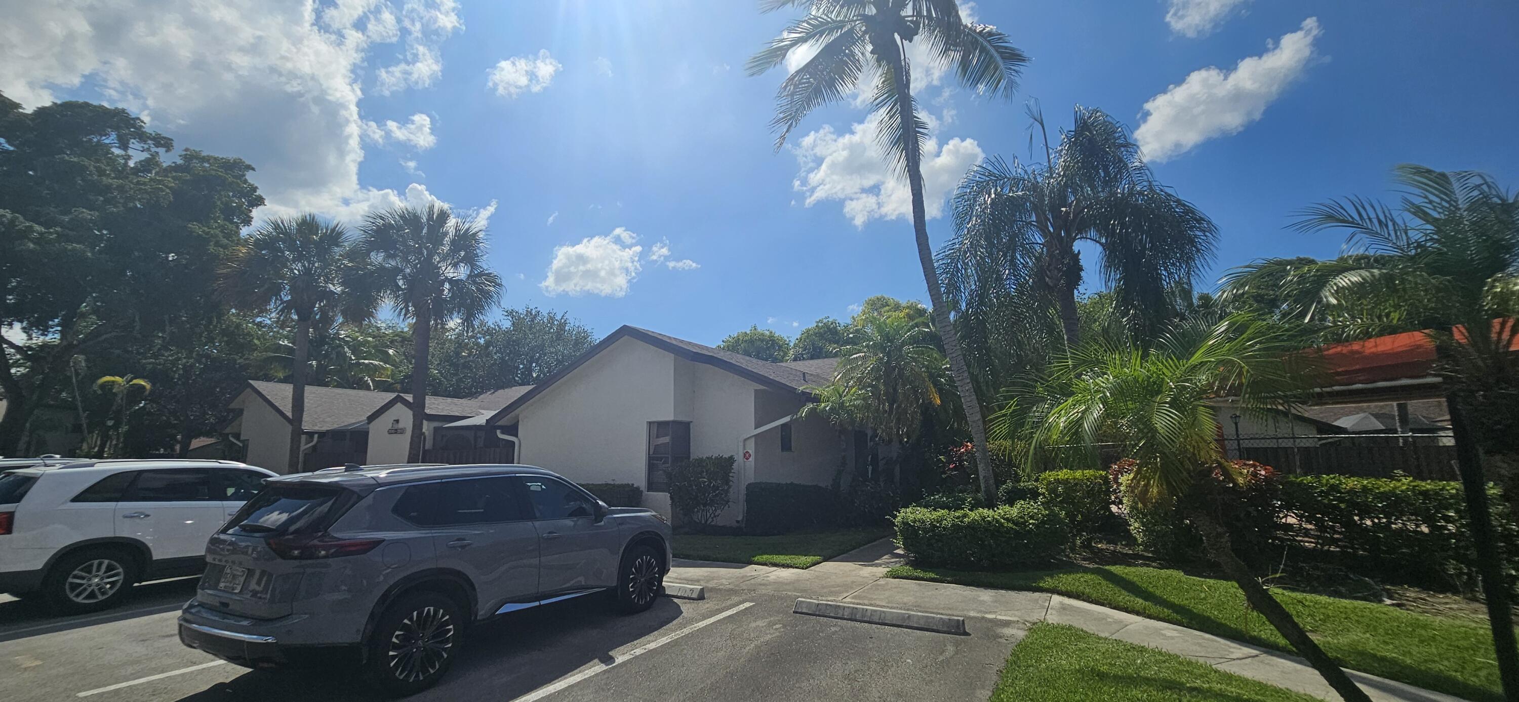 2511 N Carambola Cir Circle N 18102