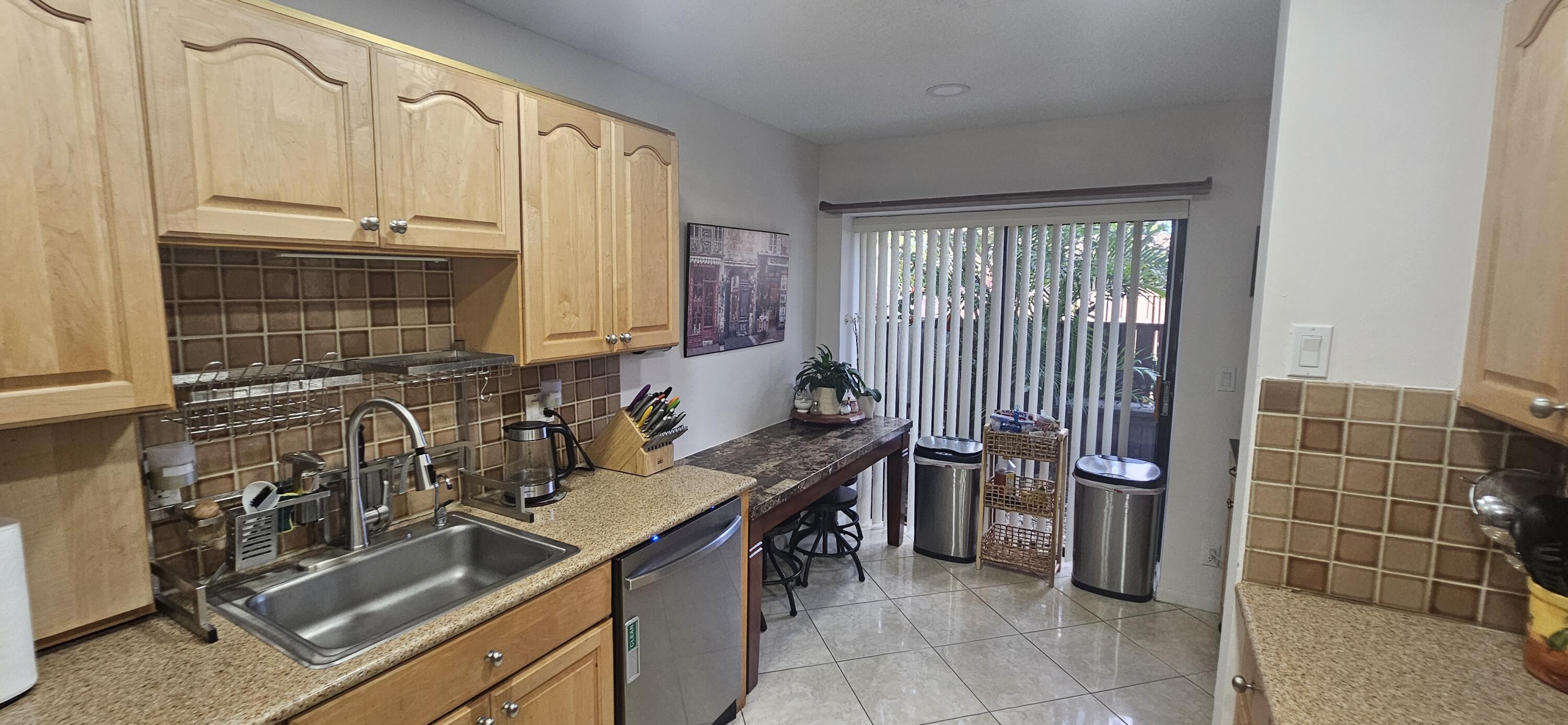 2511 N Carambola Cir Circle N 18102