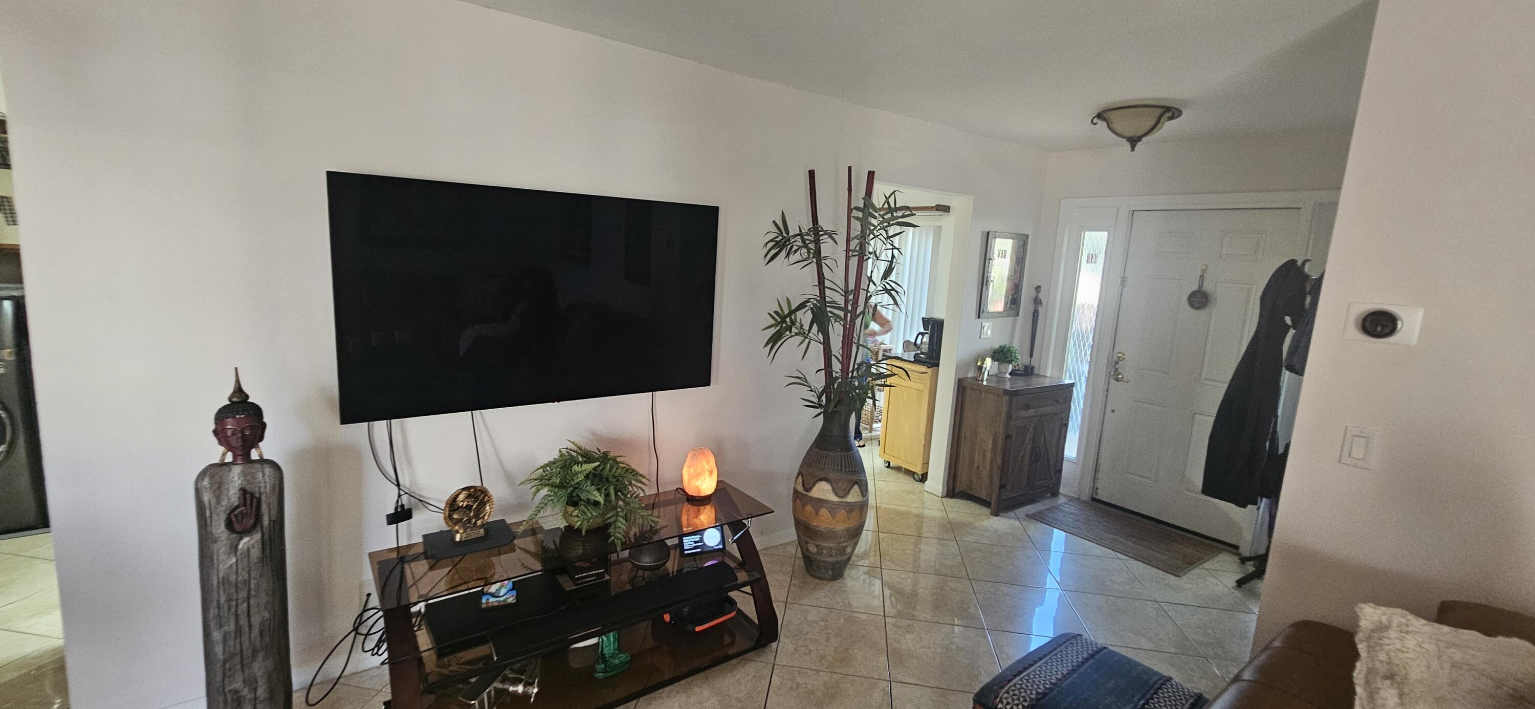 2511 N Carambola Cir Circle N 18102
