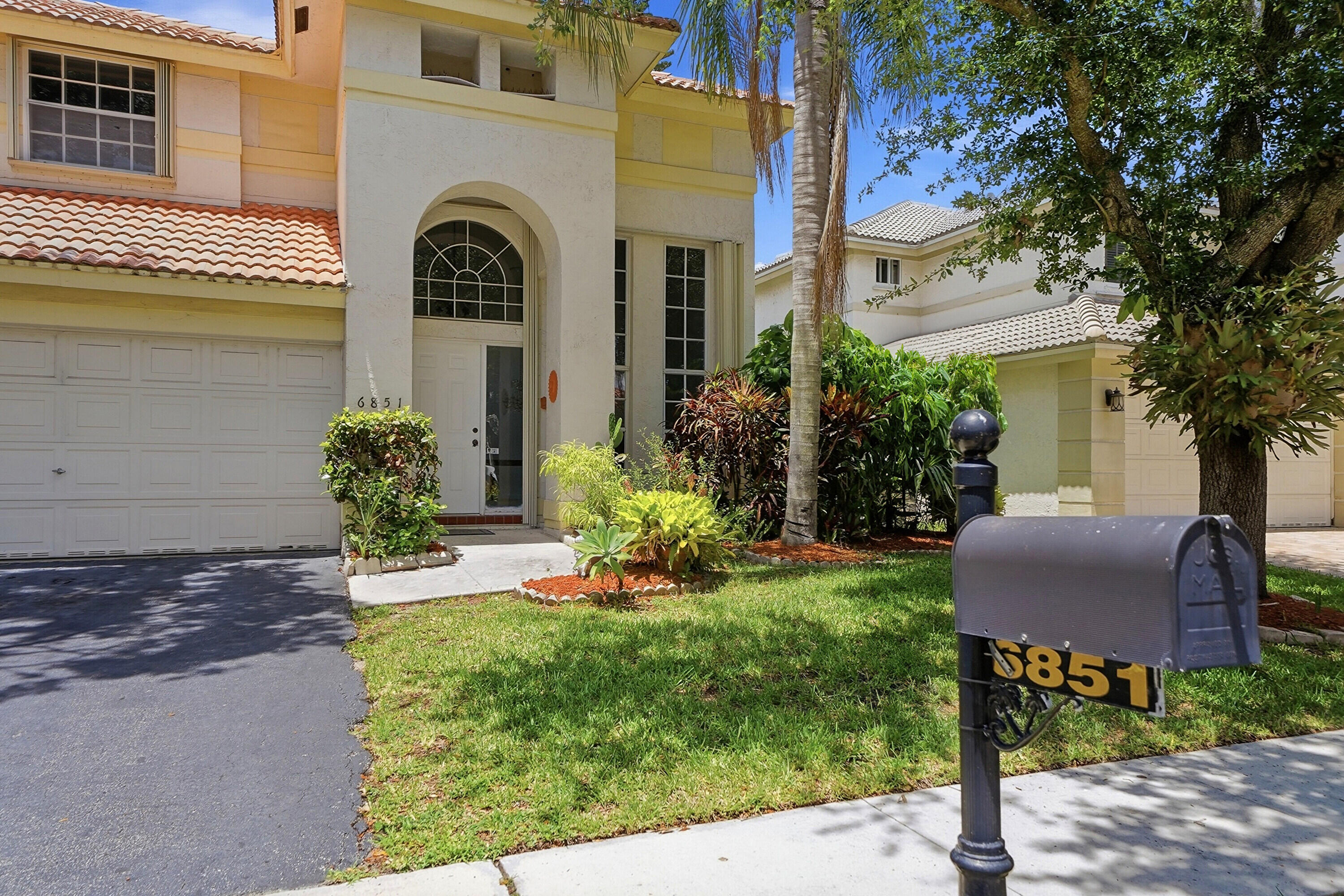 6851 NW 27th Street