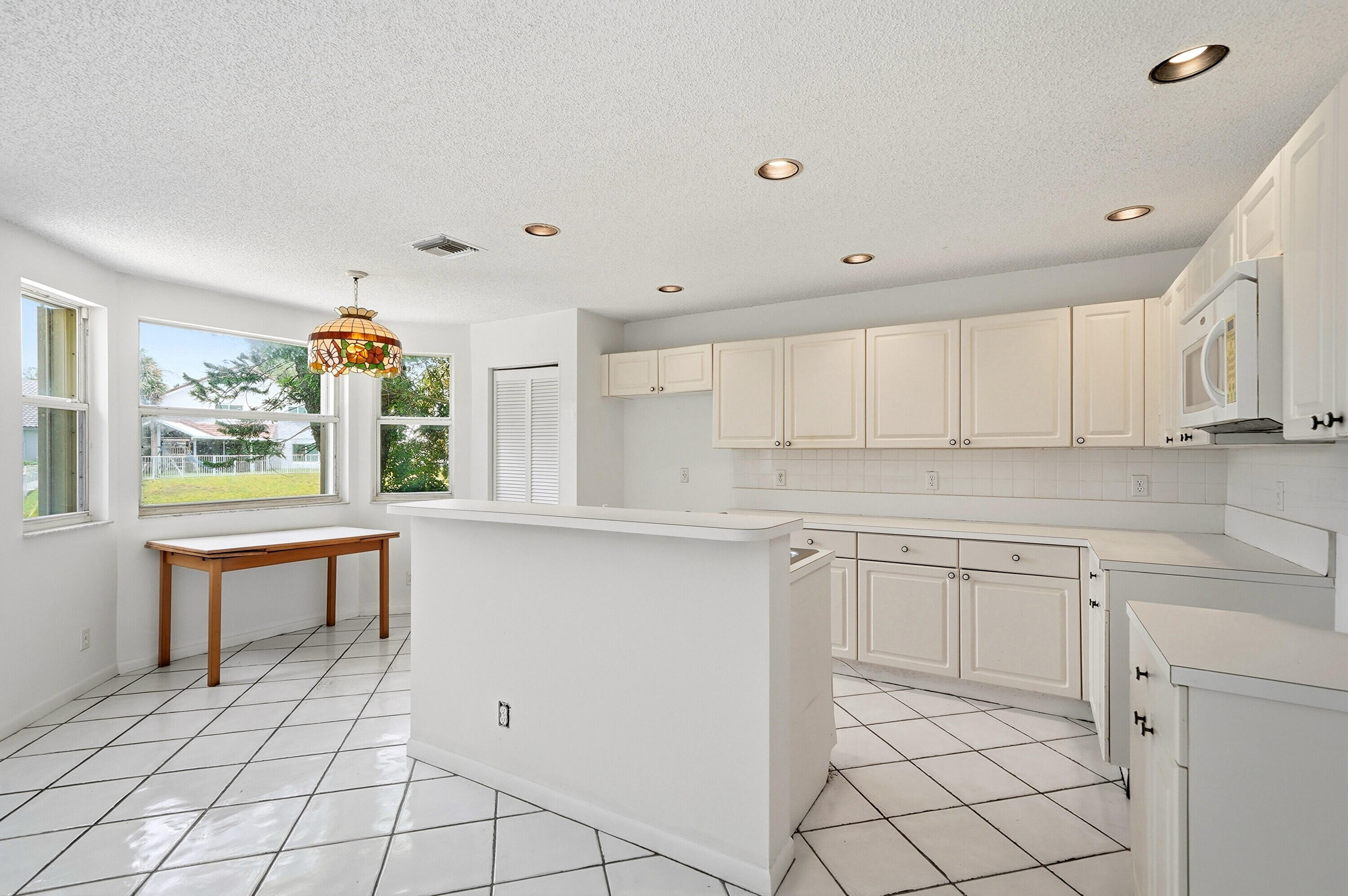 6851 NW 27th Street