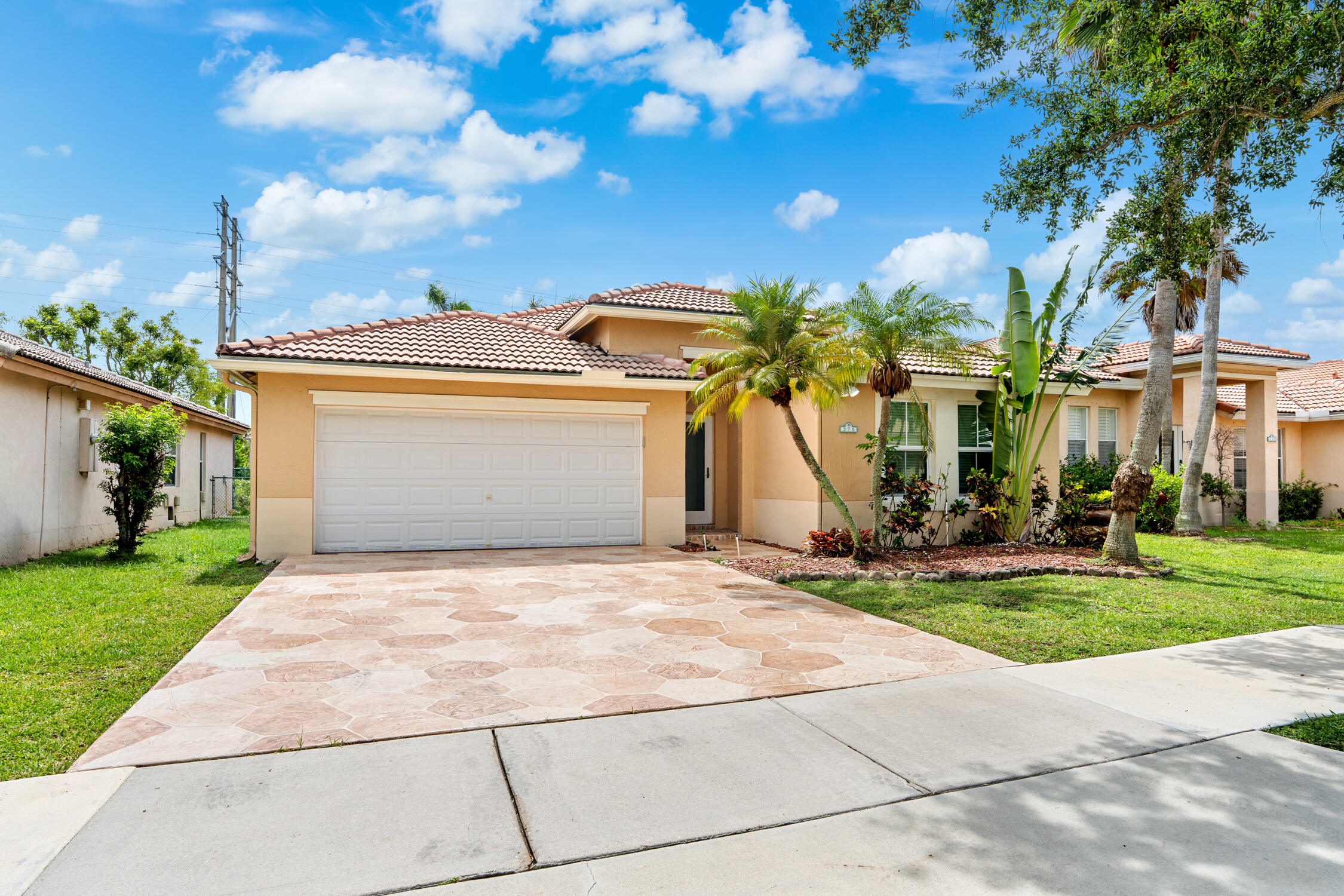376 E Royal Cove Circle