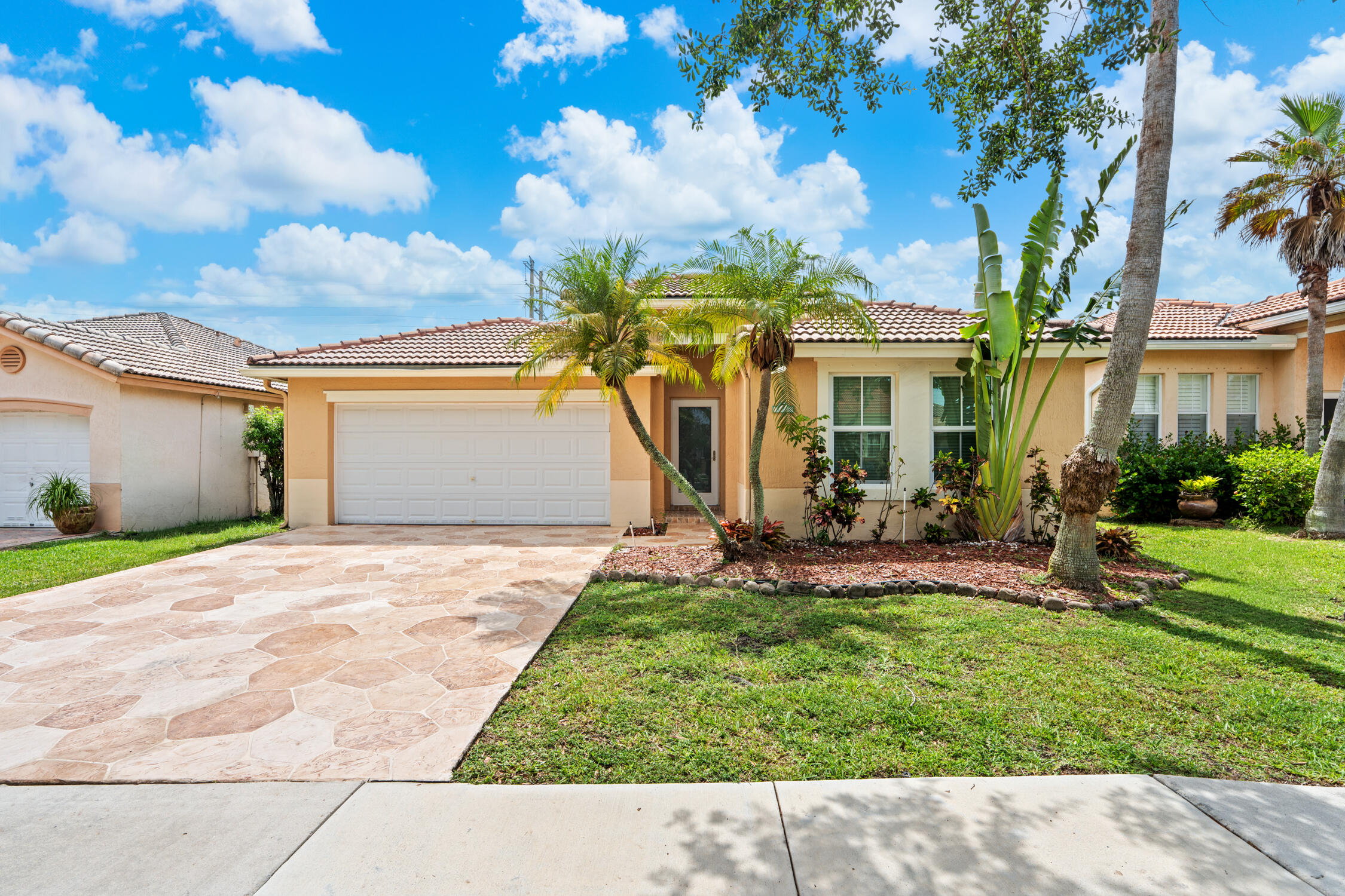 376 E Royal Cove Circle