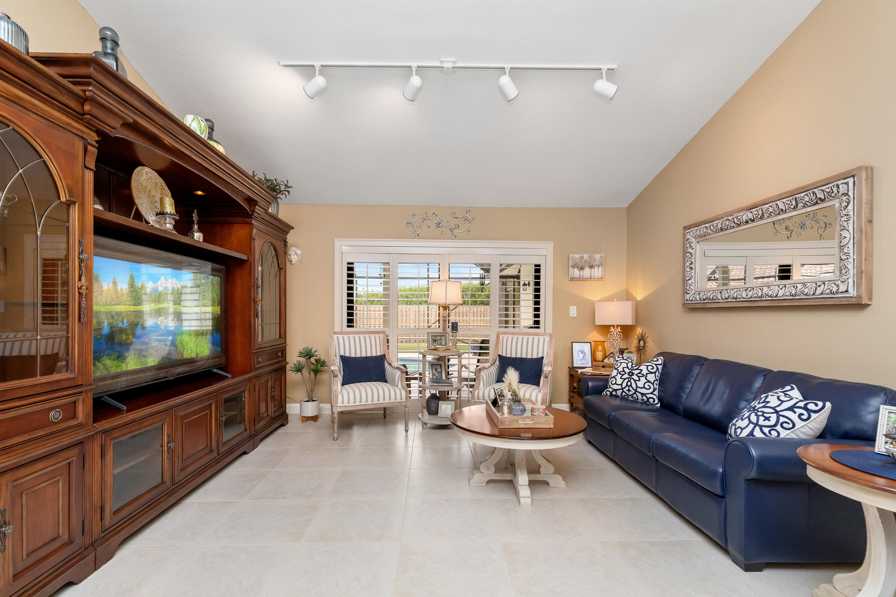 1933 NW 80th Lane