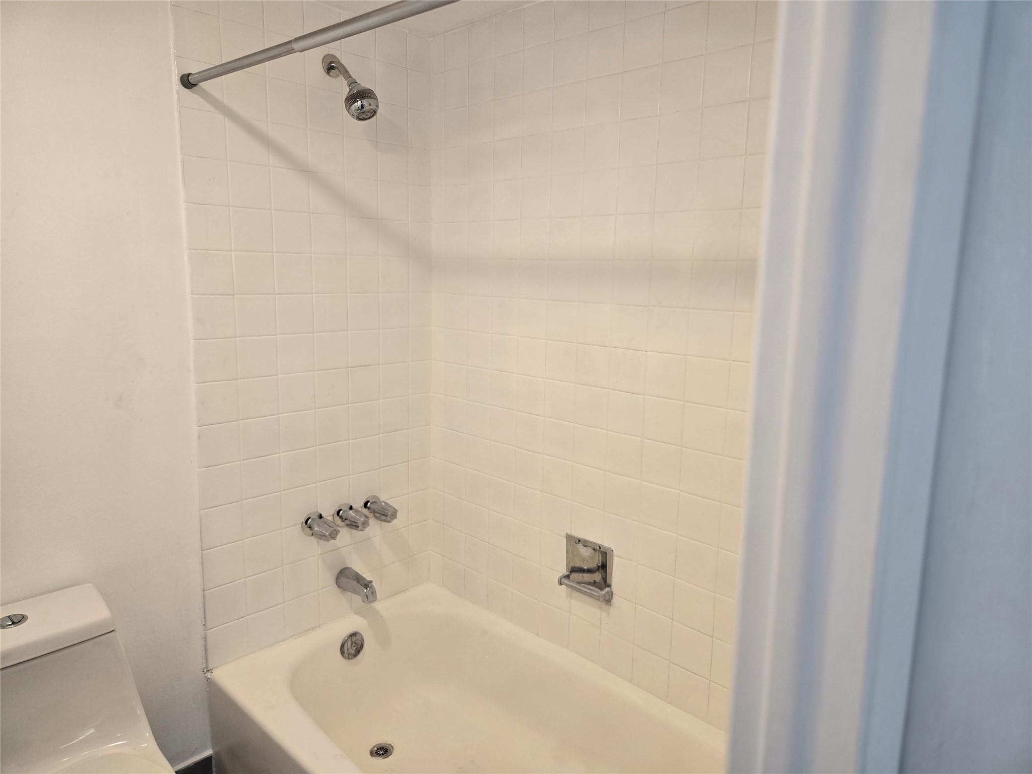 1100 NW 87th Avenue 202
