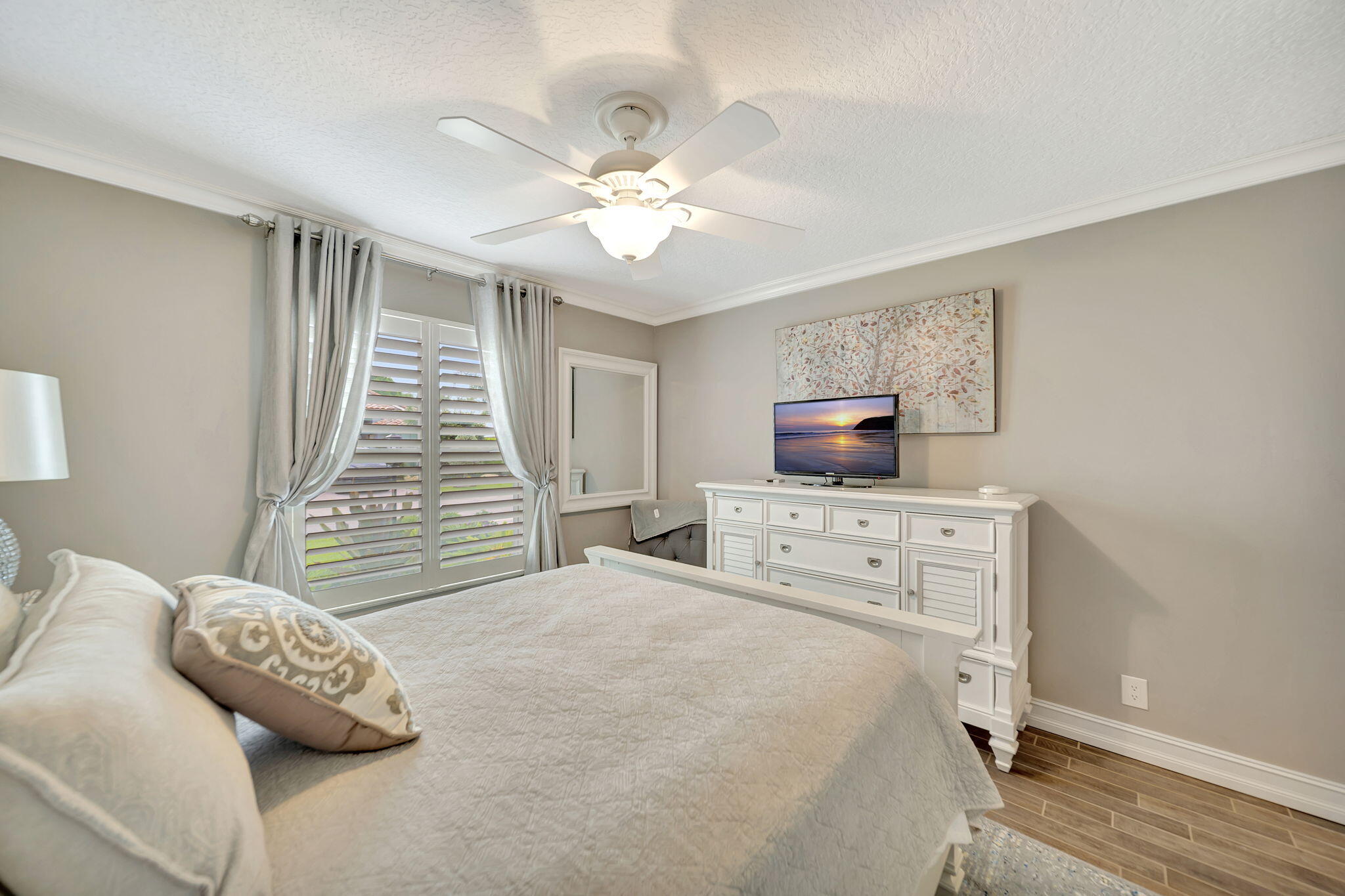 5705 NW 48th Court