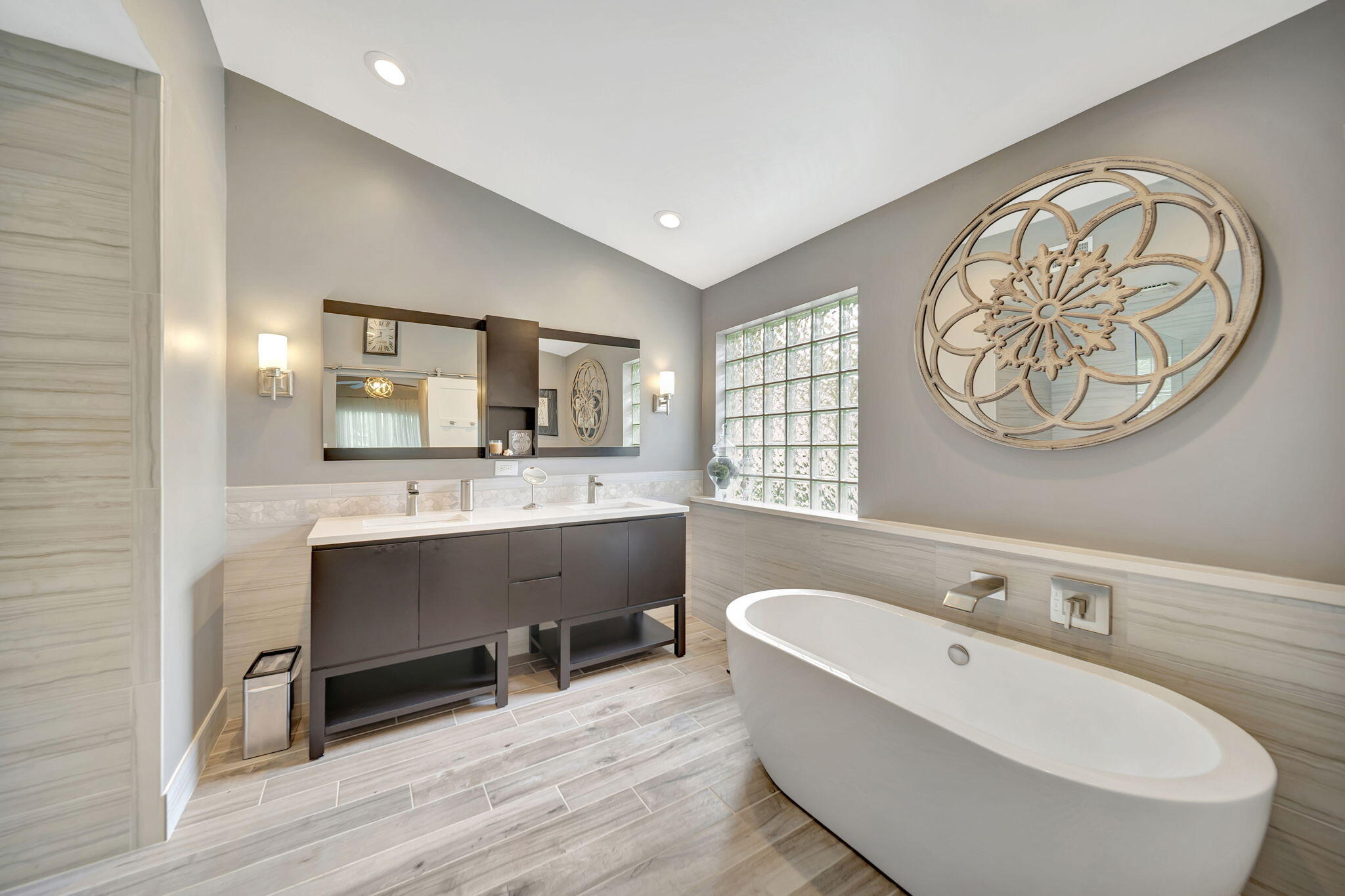 5705 NW 48th Court